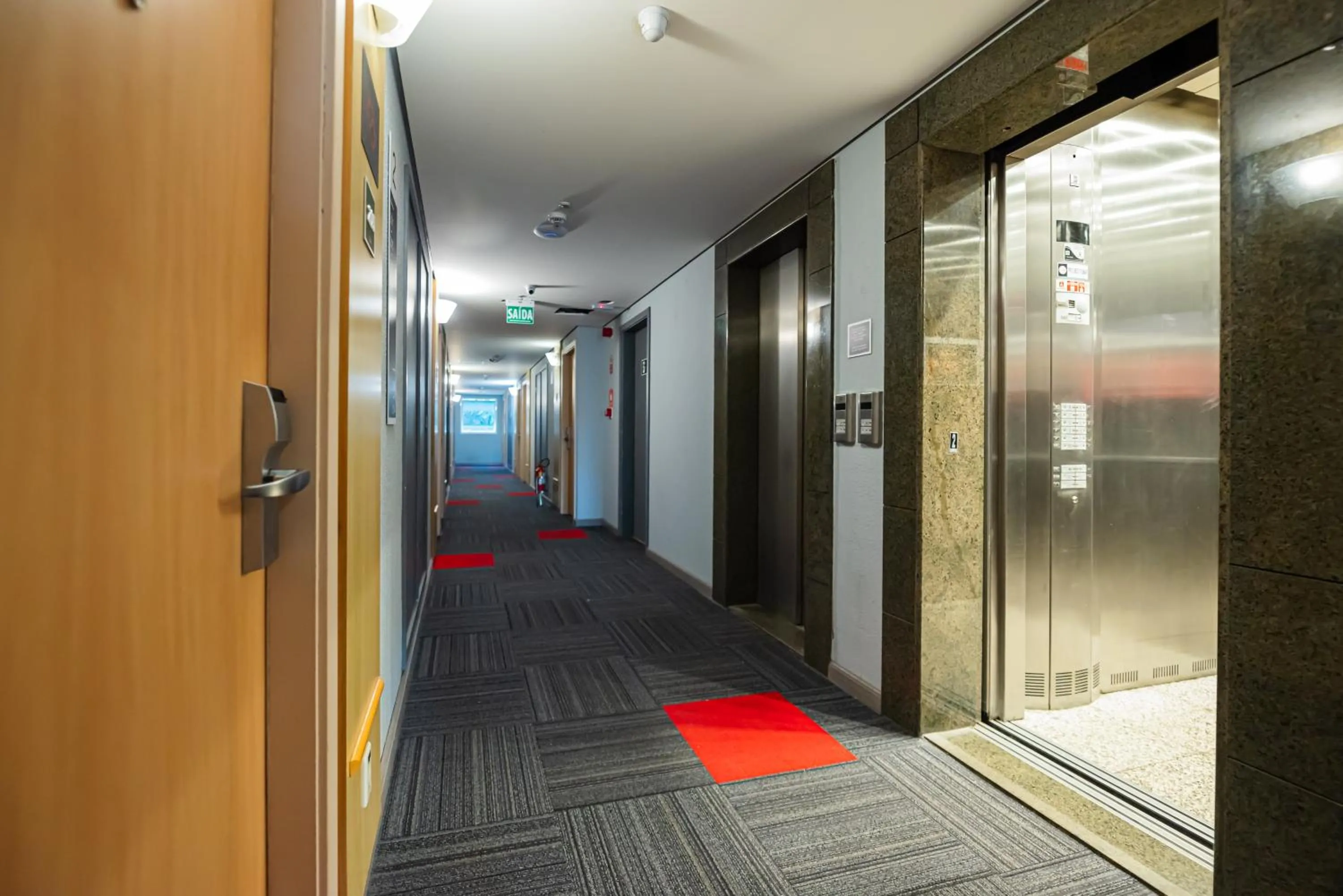 elevator in ibis Santo Andre