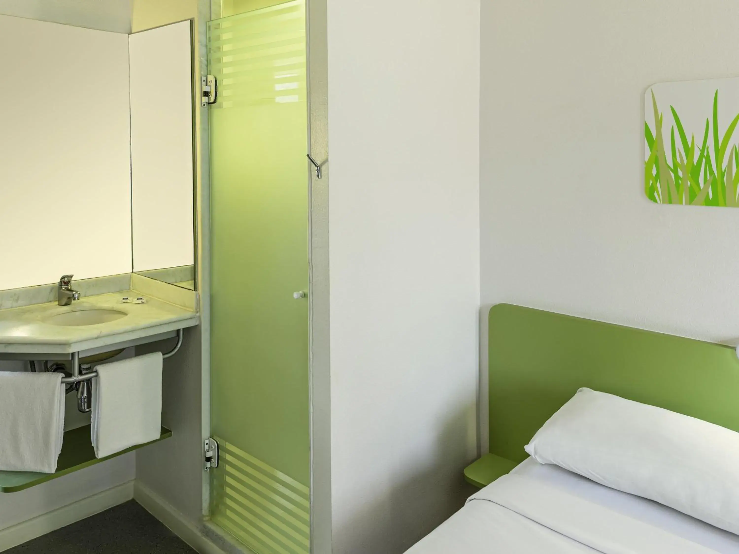 Standard Room with Double Bed - single occupancy in ibis budget Belo Horizonte Minascentro Standard Room with Double Bed - single occupancy in ibis budget Belo Horizonte Minascentro