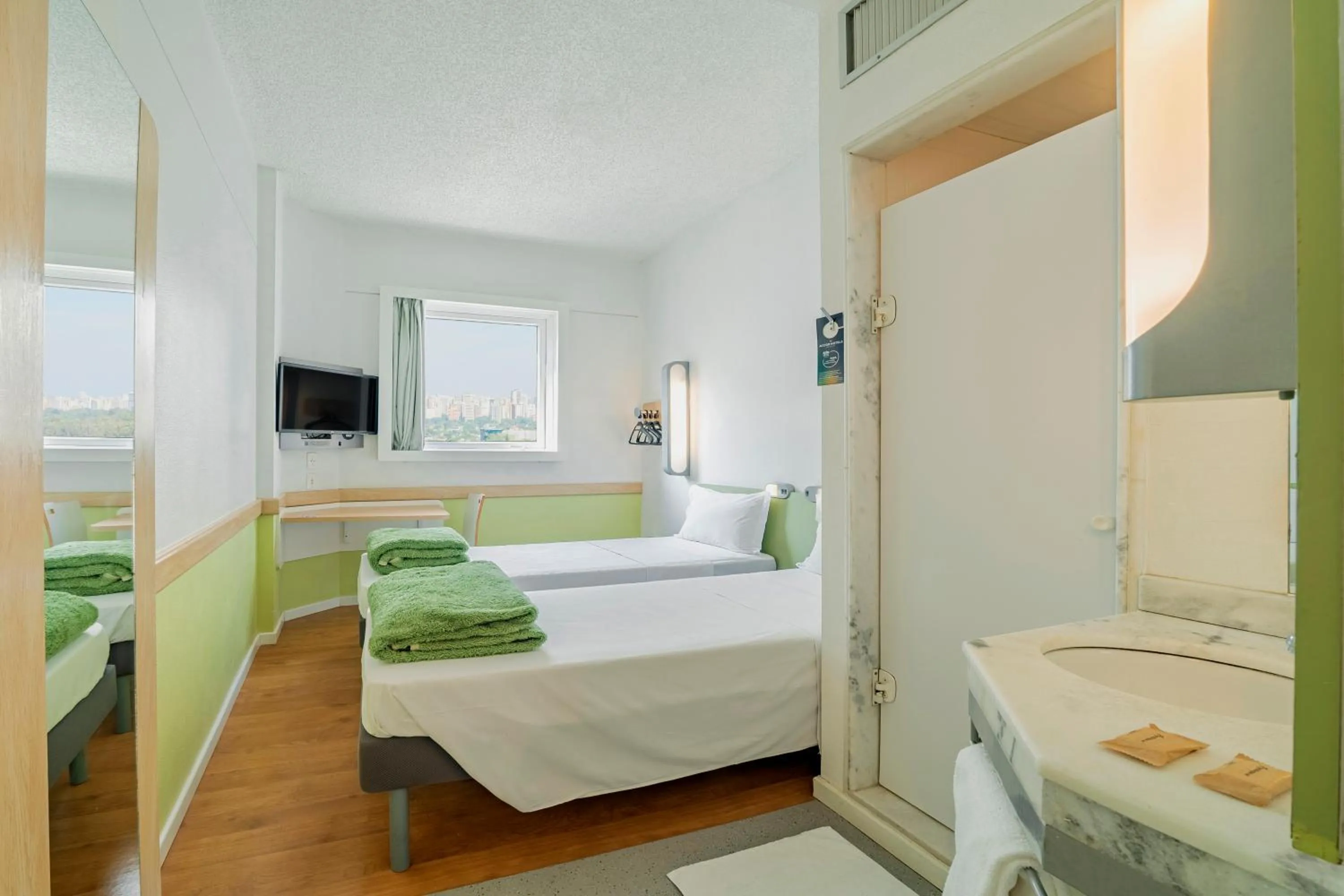 Bed in ibis budget Sao Paulo Jardins