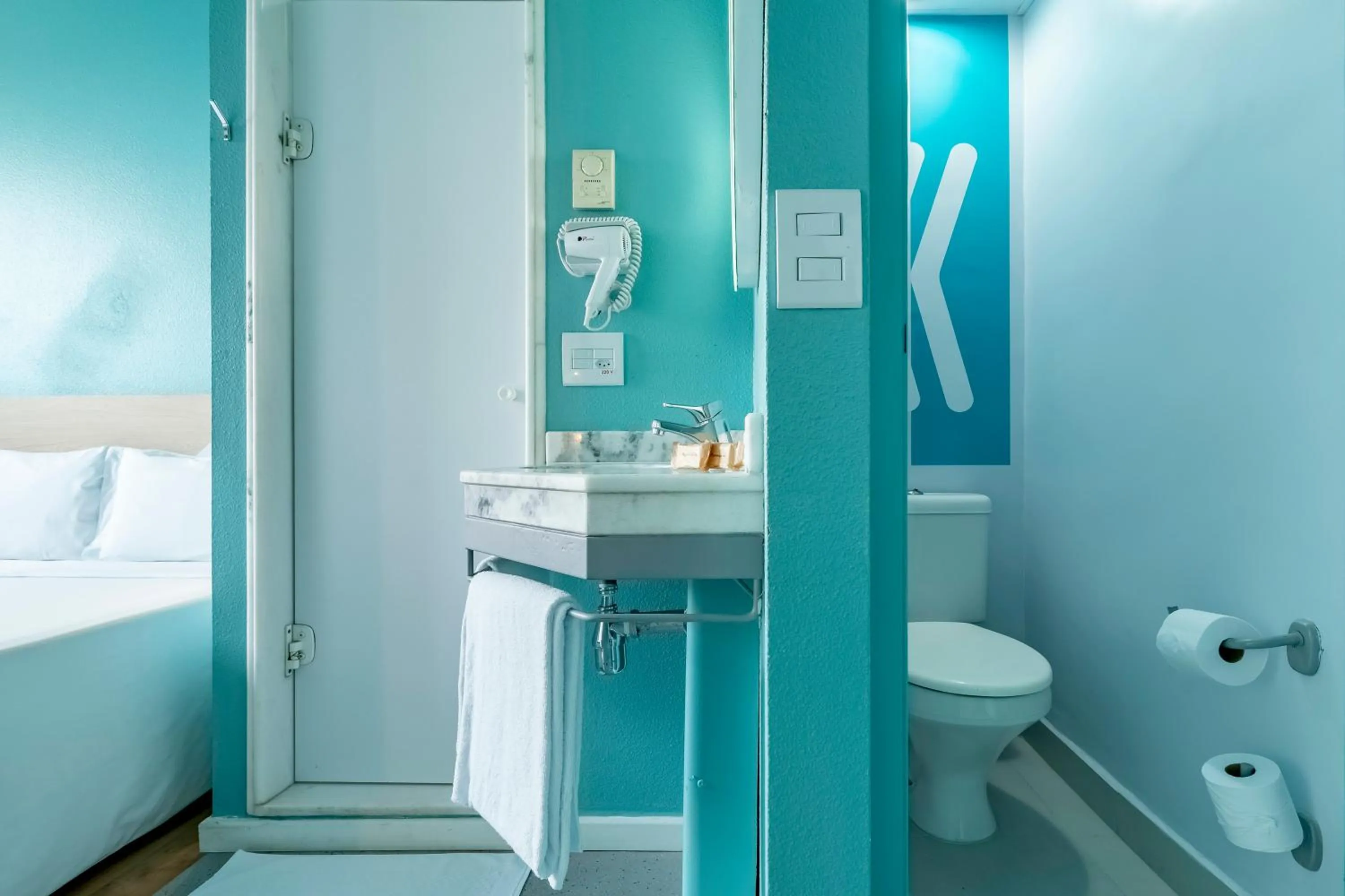 Bathroom in ibis budget Sao Paulo Jardins