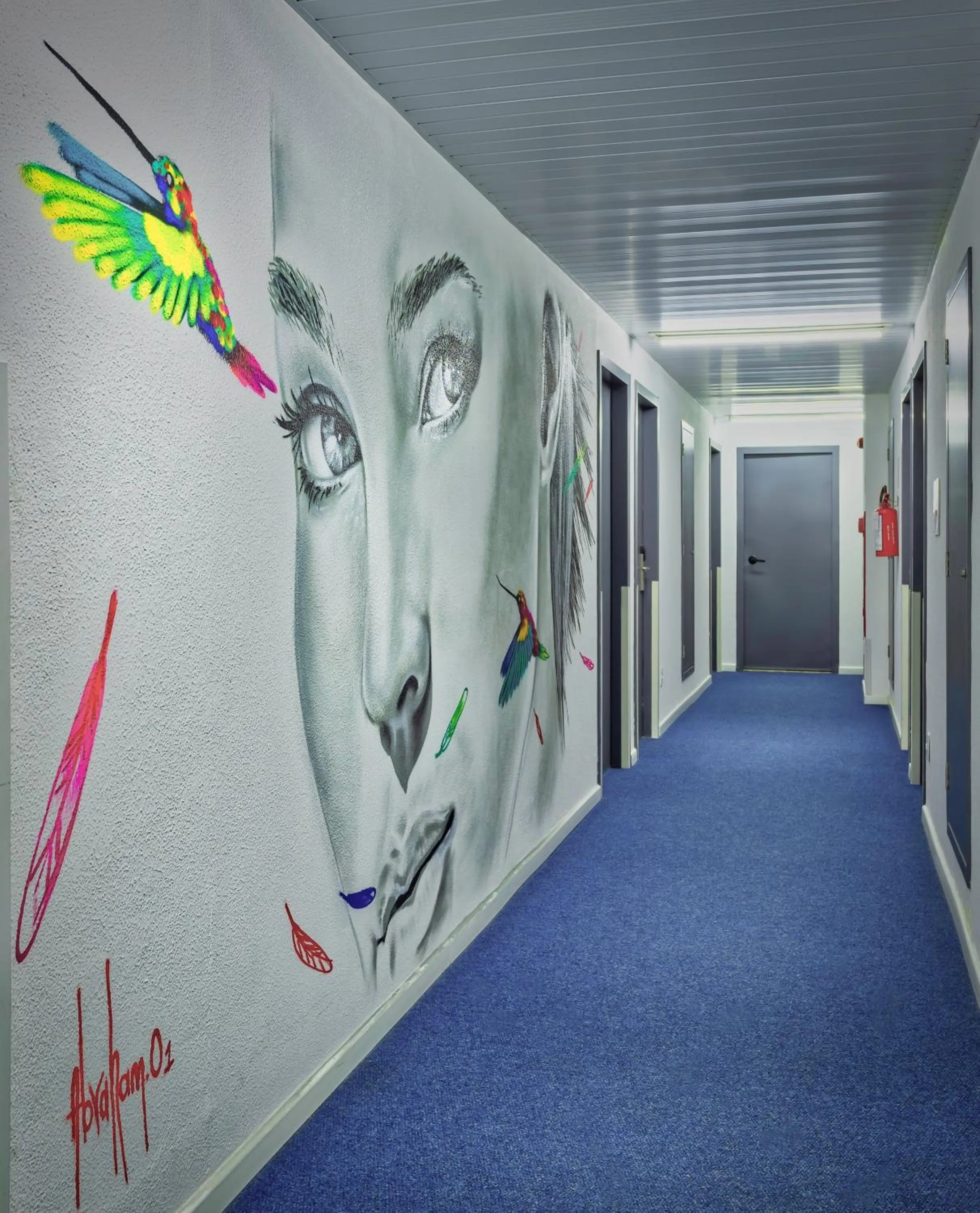 Decorative detail in ibis budget SP Centro Sao Joao