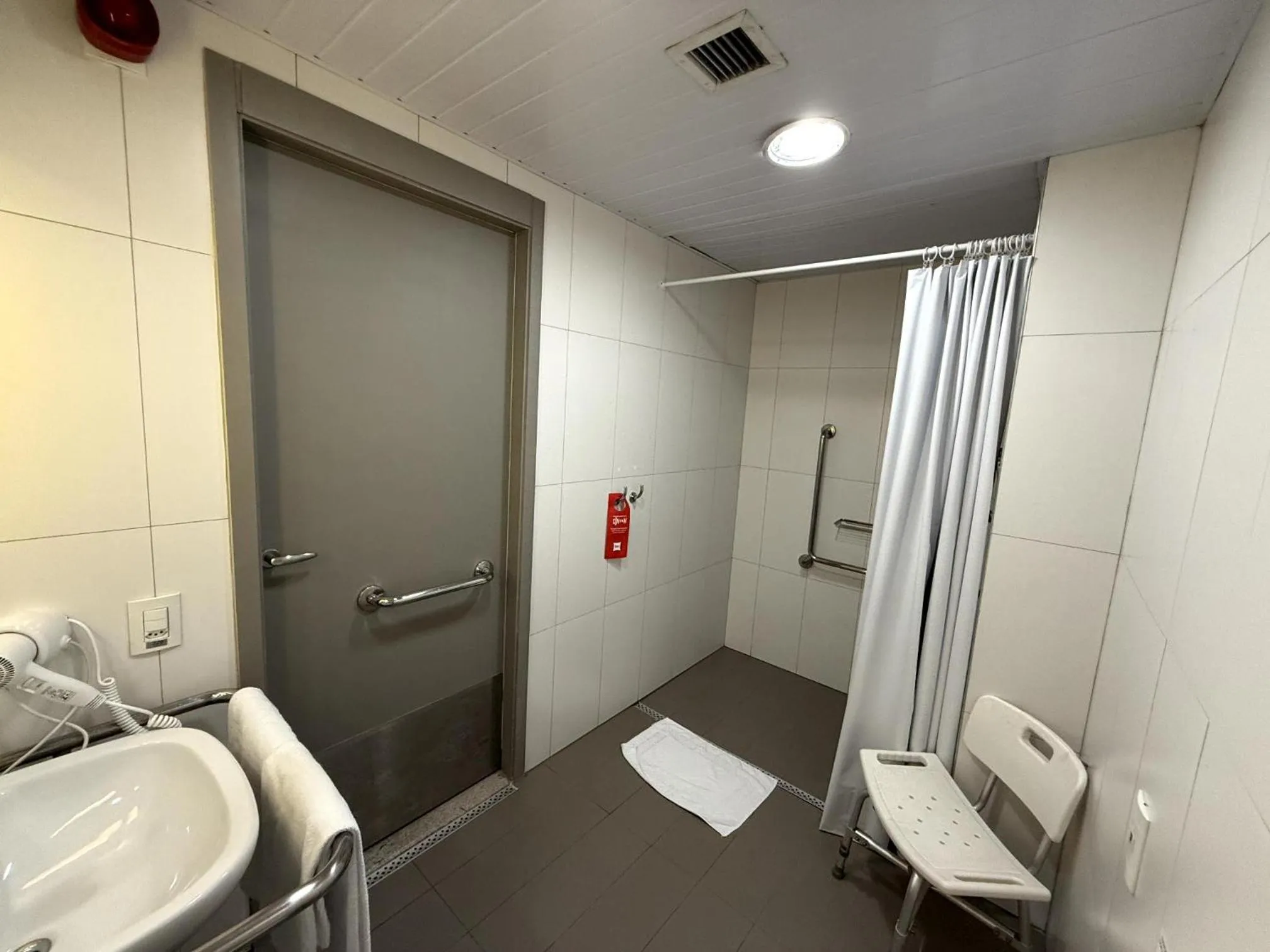 Toilet in ibis Sao Paulo Ibirapuera