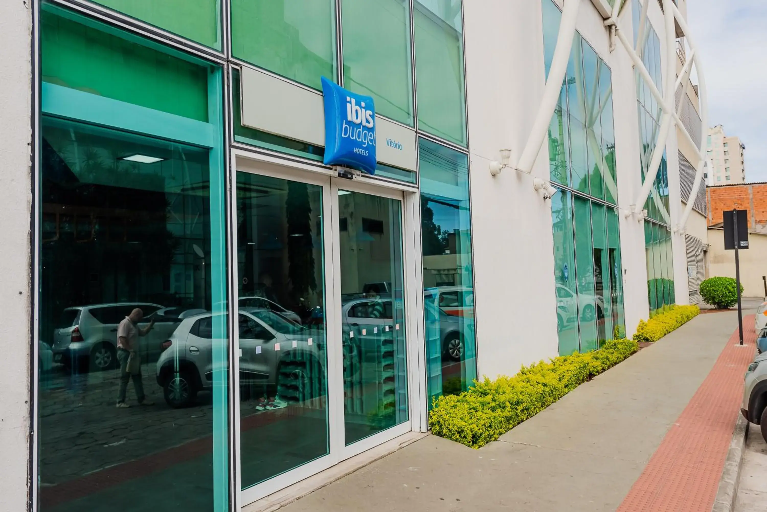 Facade/entrance in ibis budget Vitoria Facade/entrance in ibis budget Vitoria