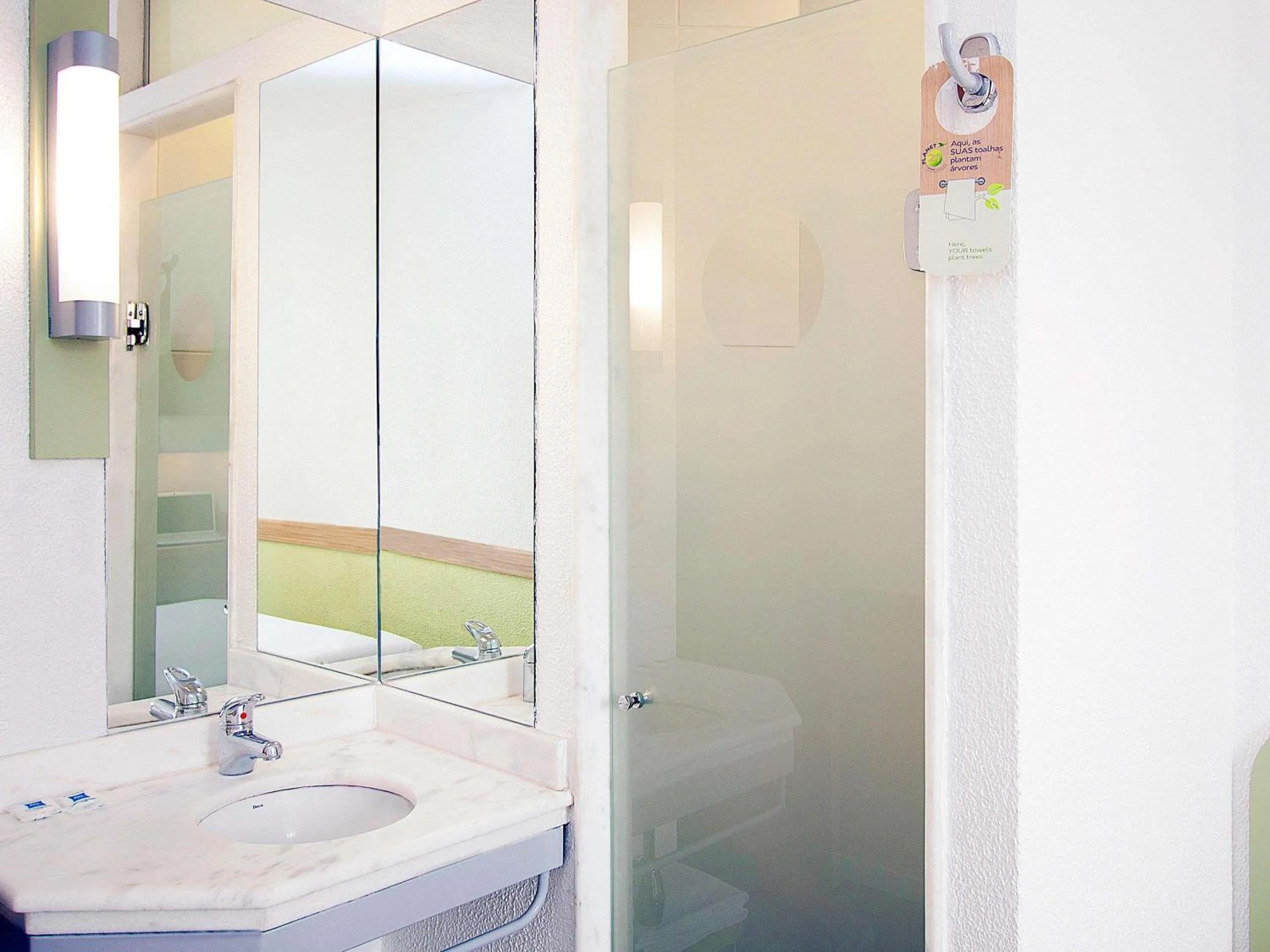 Bedroom in ibis budget Vitoria