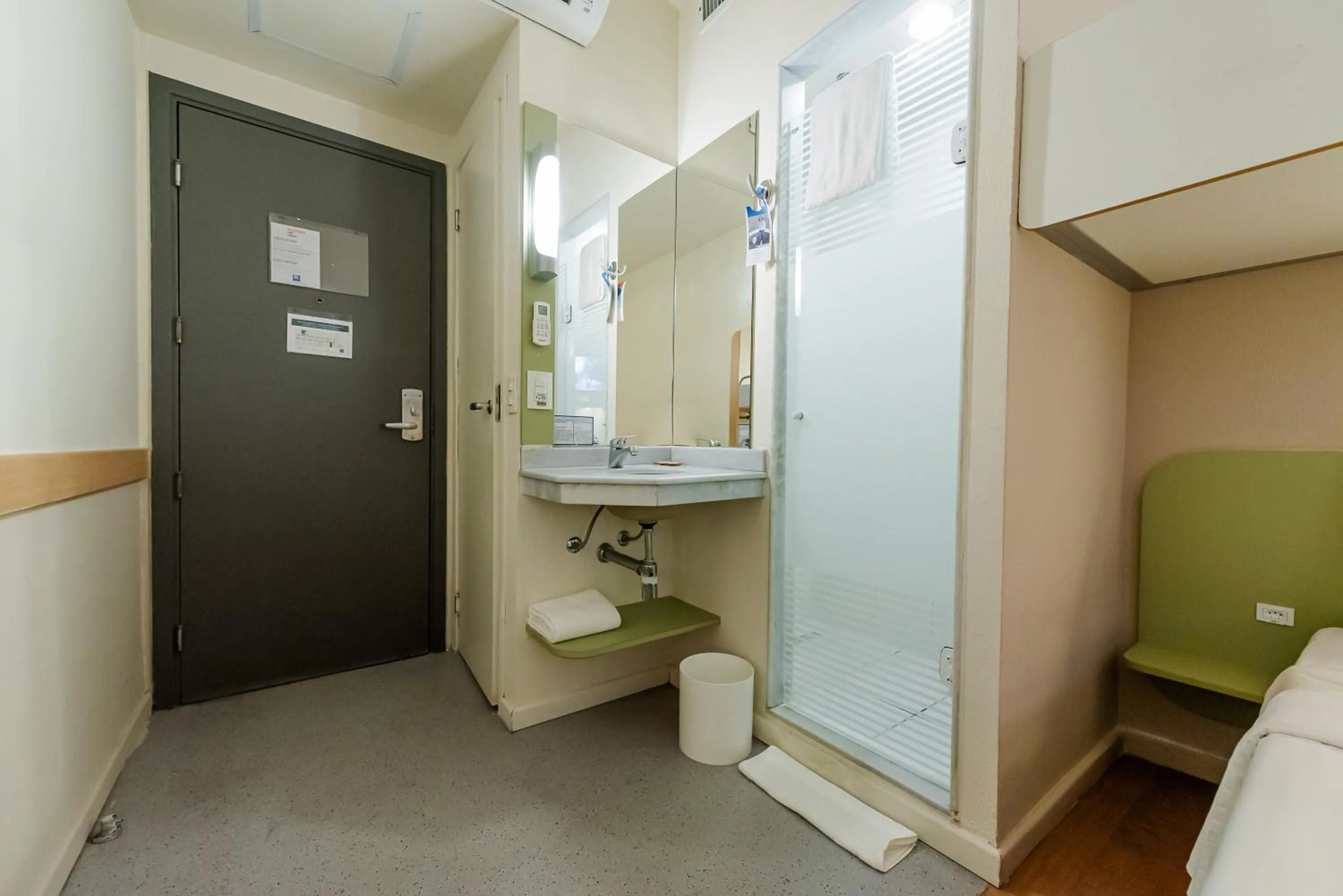 Bedroom in ibis budget Vitoria