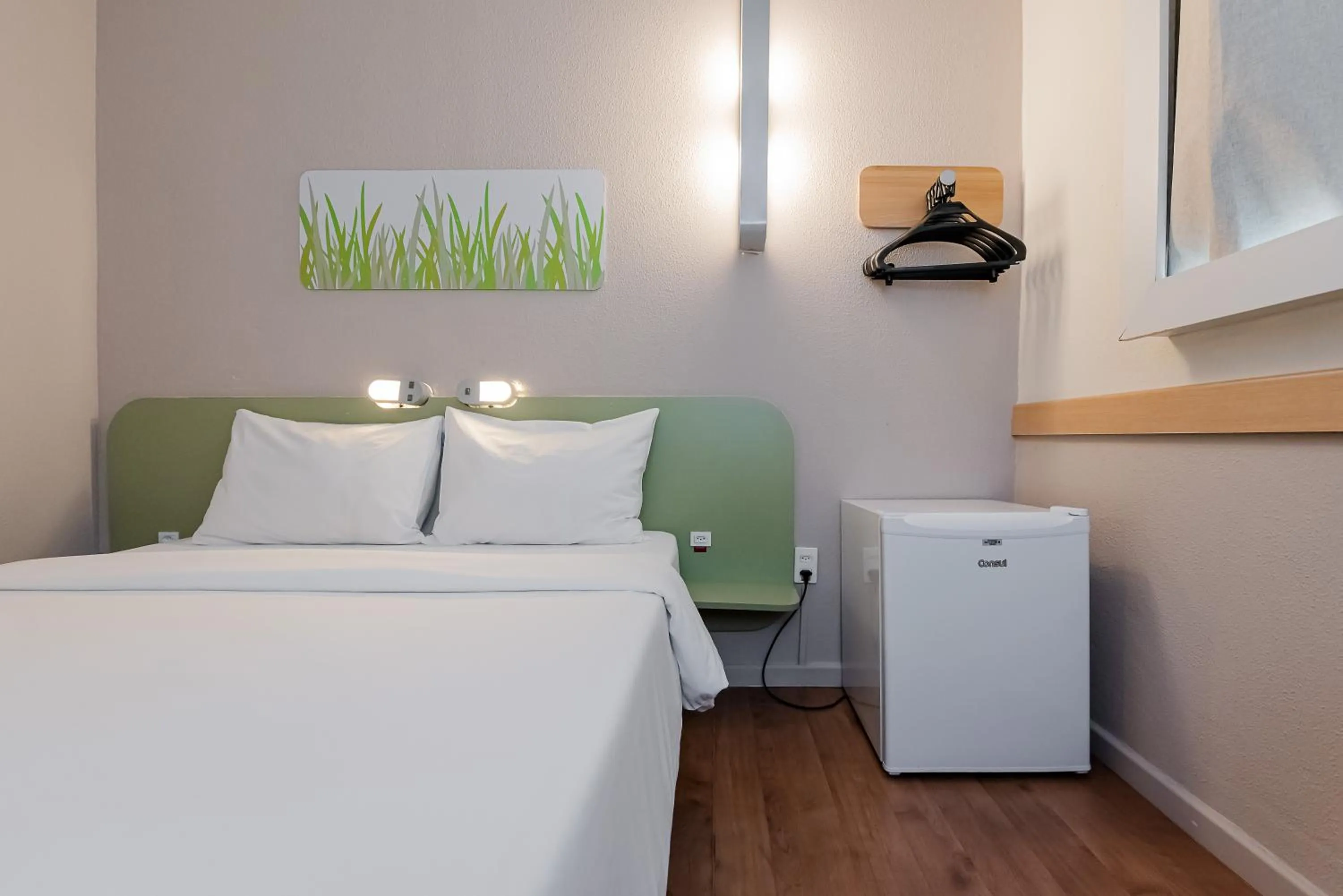 Bedroom, Bed in ibis budget Vitoria