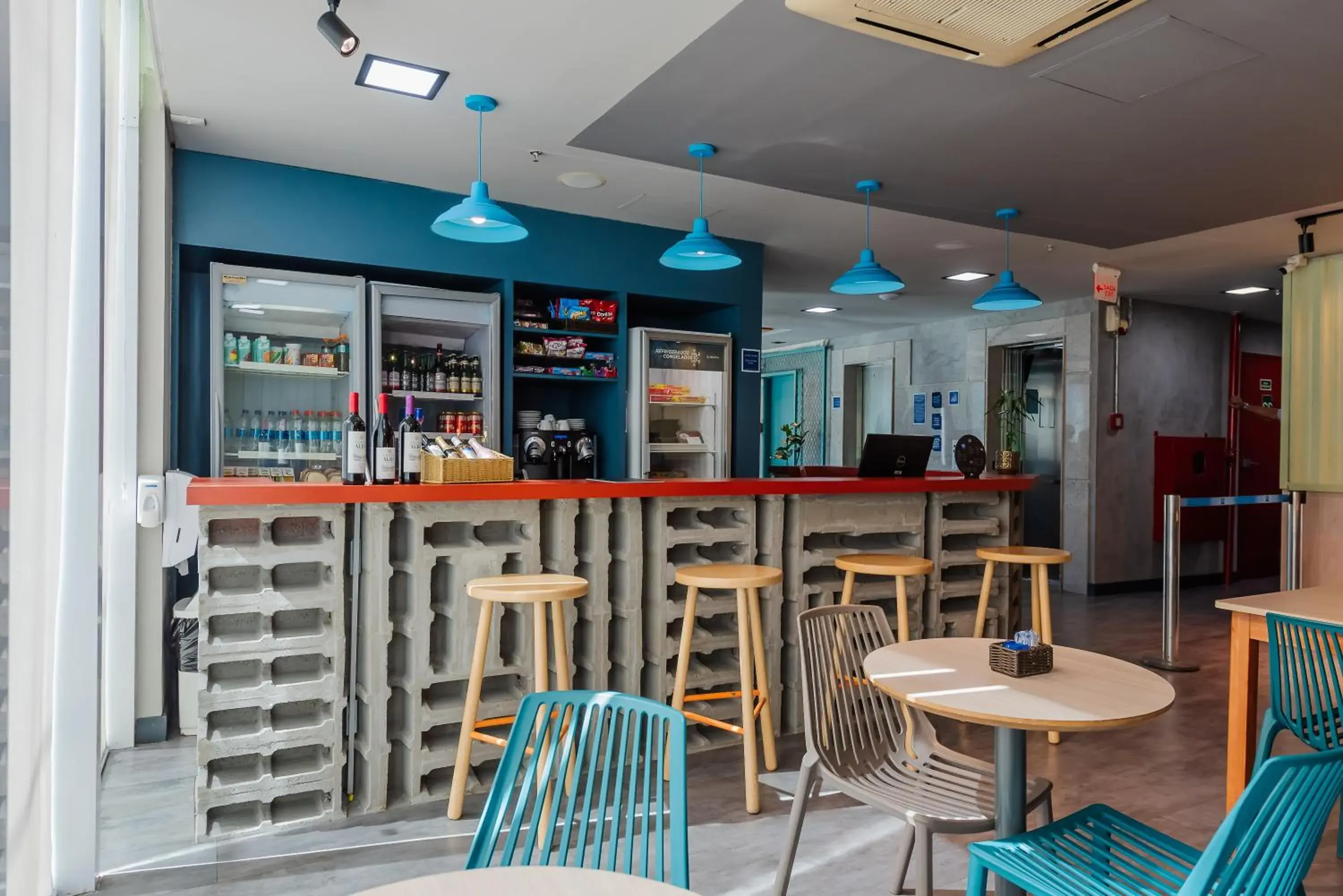 Lounge or bar in ibis budget Vitoria Lounge or bar in ibis budget Vitoria