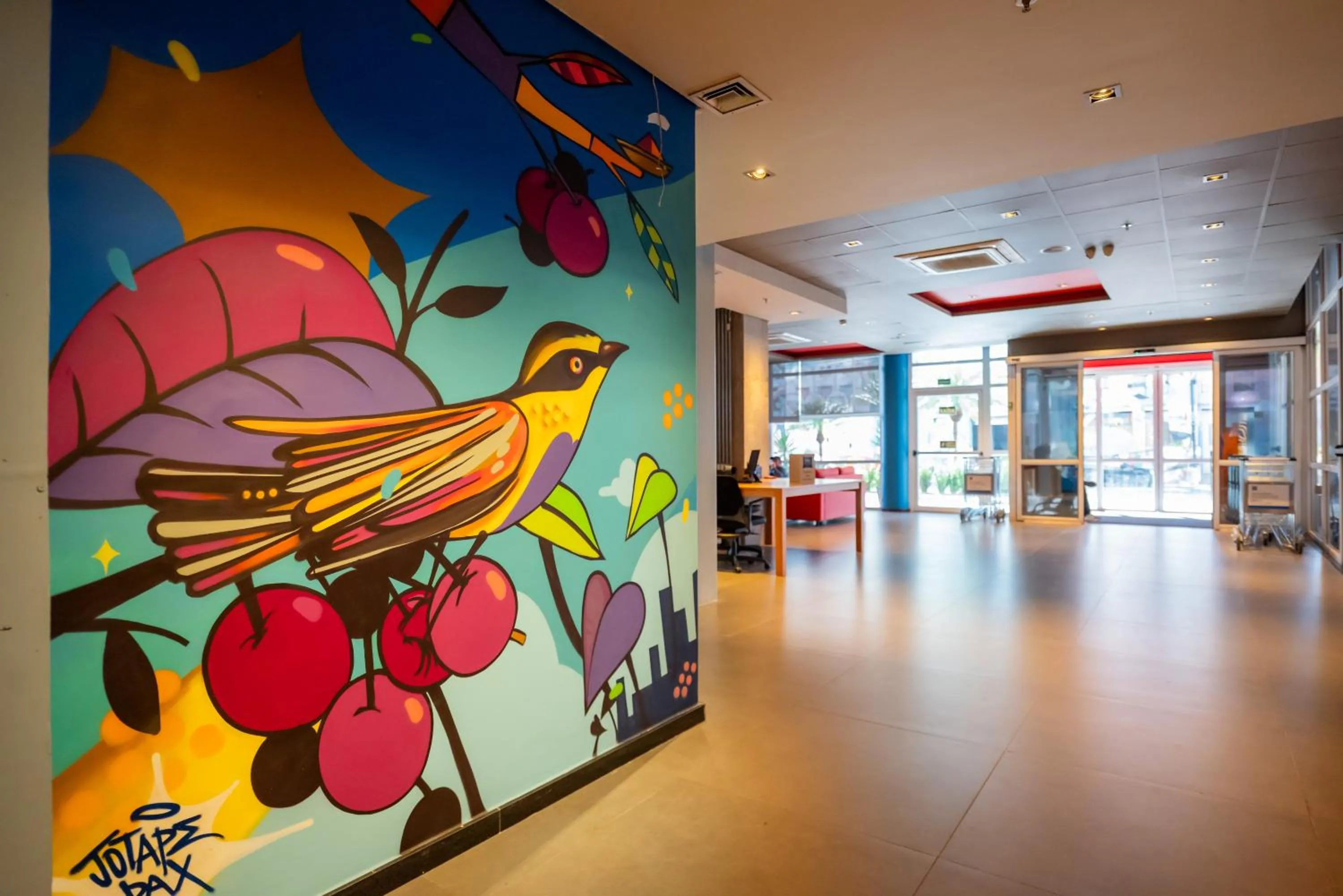 elevator in ibis budget Porto Alegre - Super Econômico