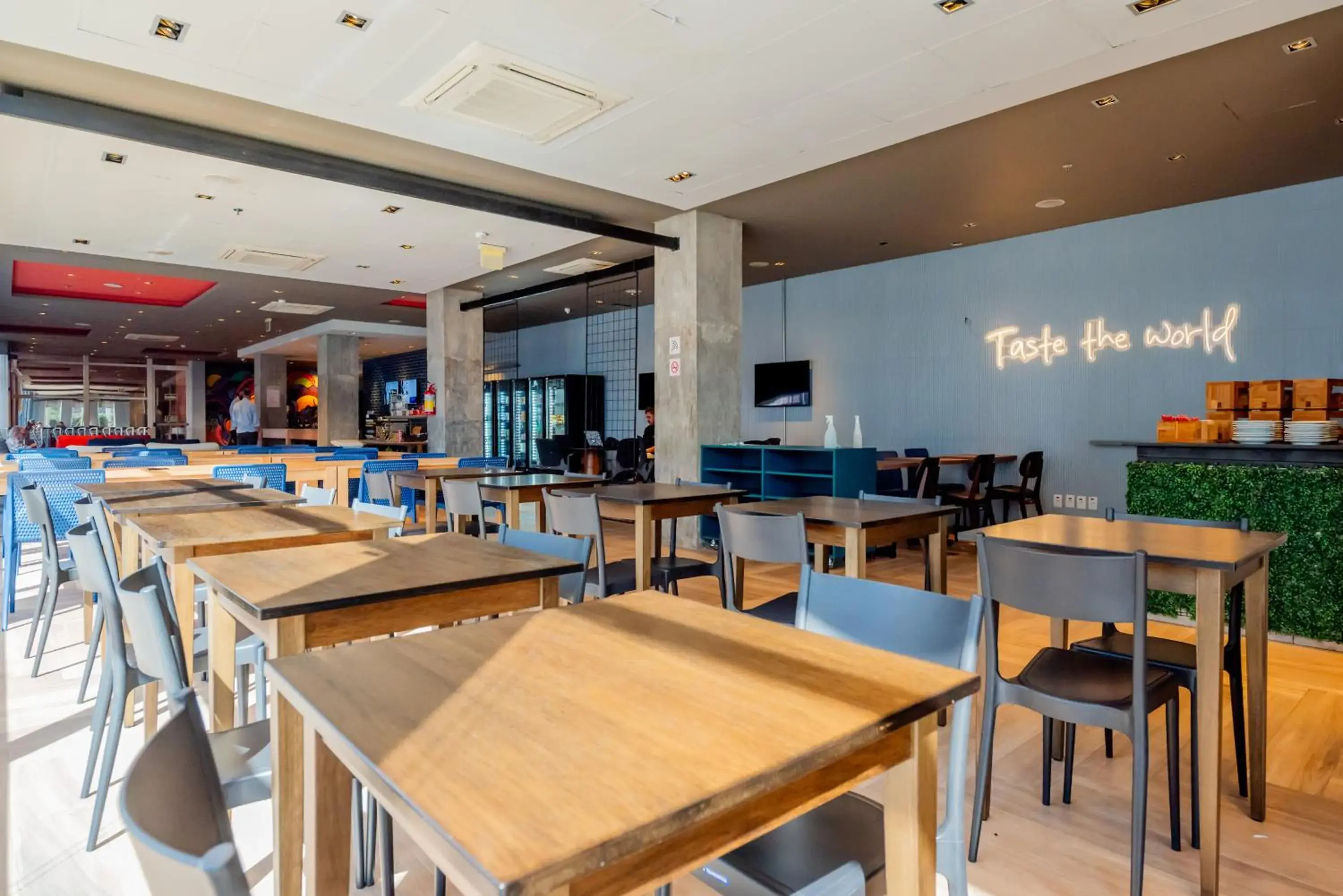 Restaurant/places to eat in ibis budget Porto Alegre - Super Econômico Restaurant/places to eat in ibis budget Porto Alegre - Super Econômico