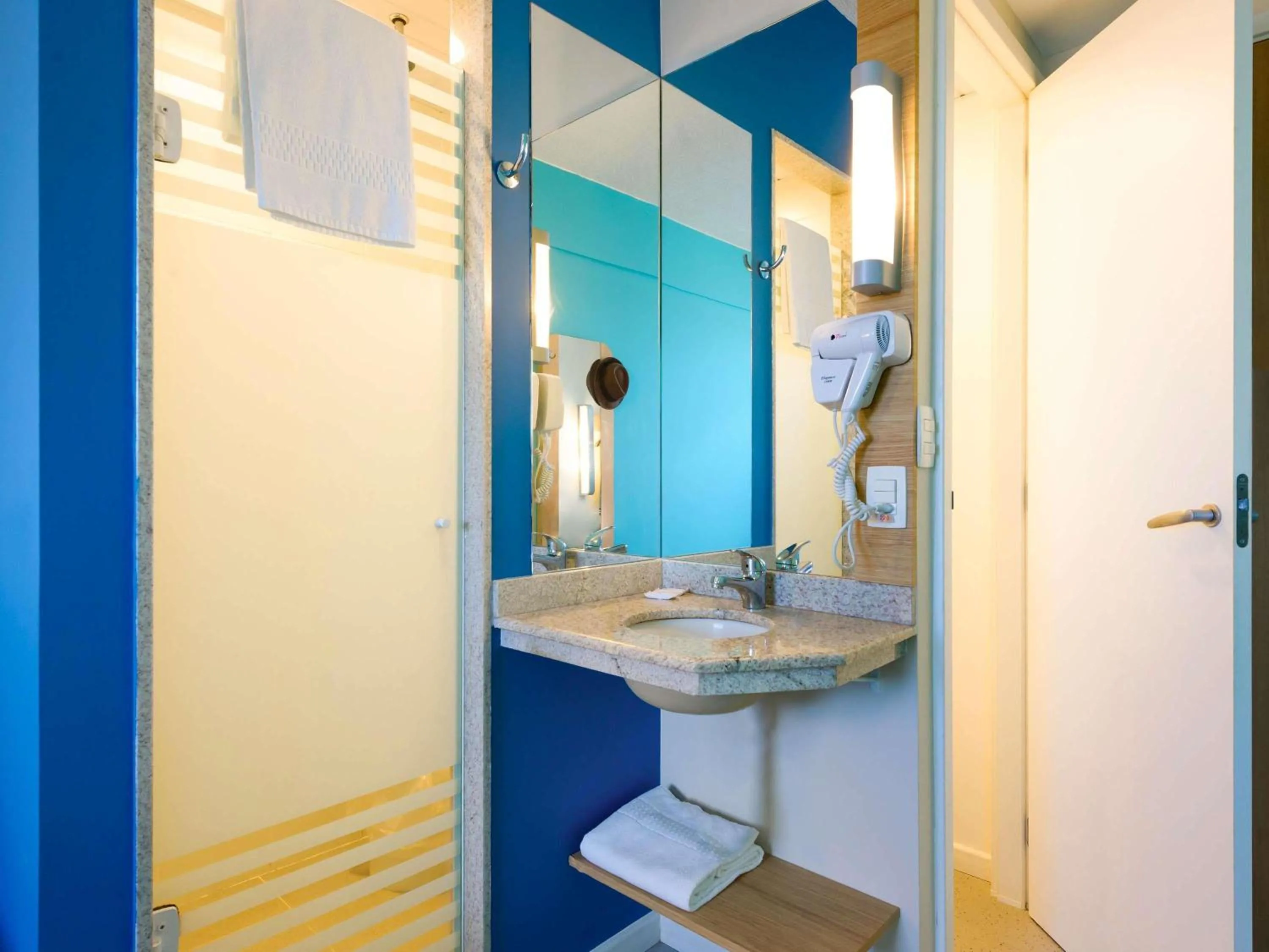 Bedroom in ibis budget Porto Alegre - Super Econômico