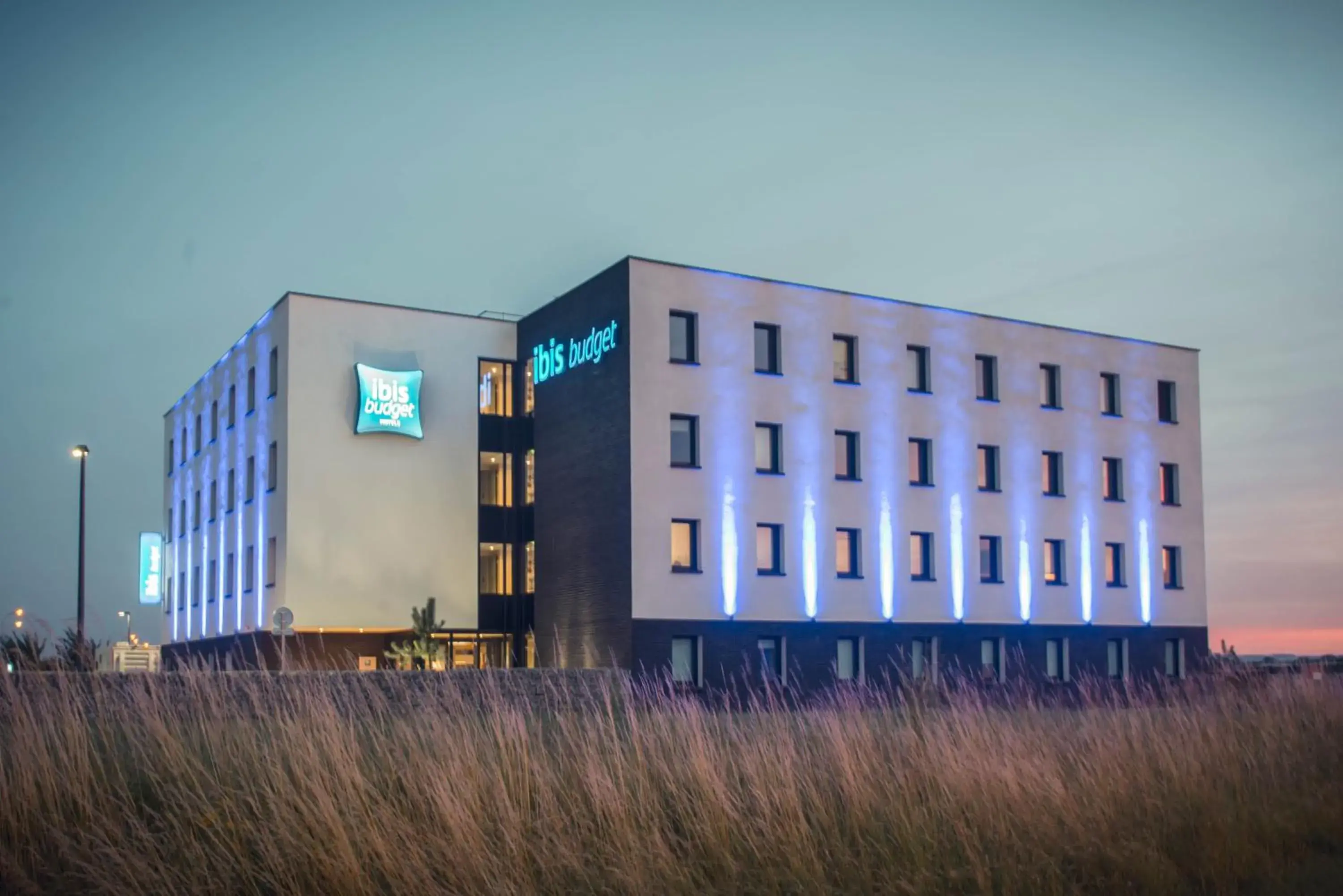 Facade/entrance in ibis budget Troyes Est Facade/entrance in ibis budget Troyes Est