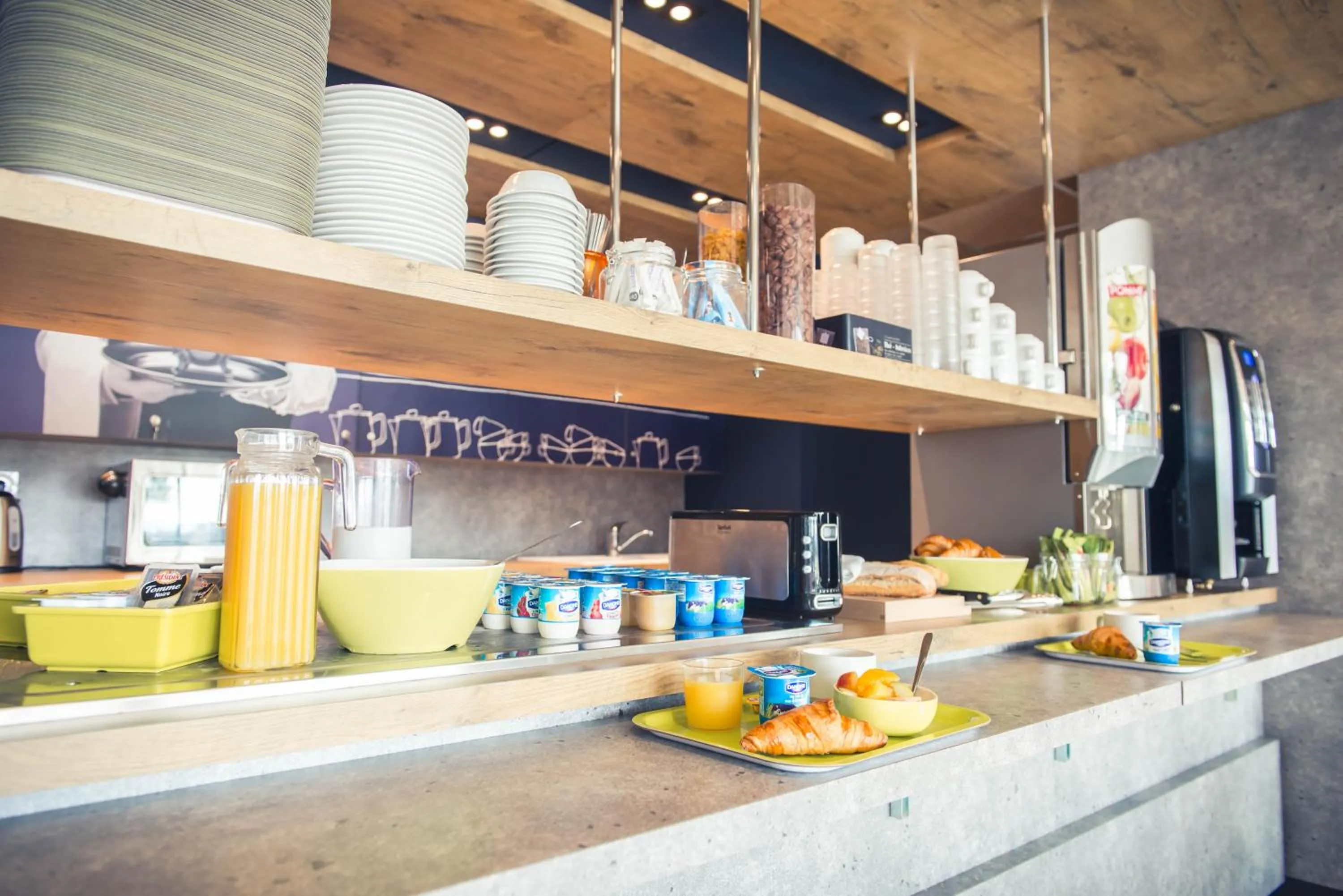 Buffet breakfast in ibis budget Troyes Est