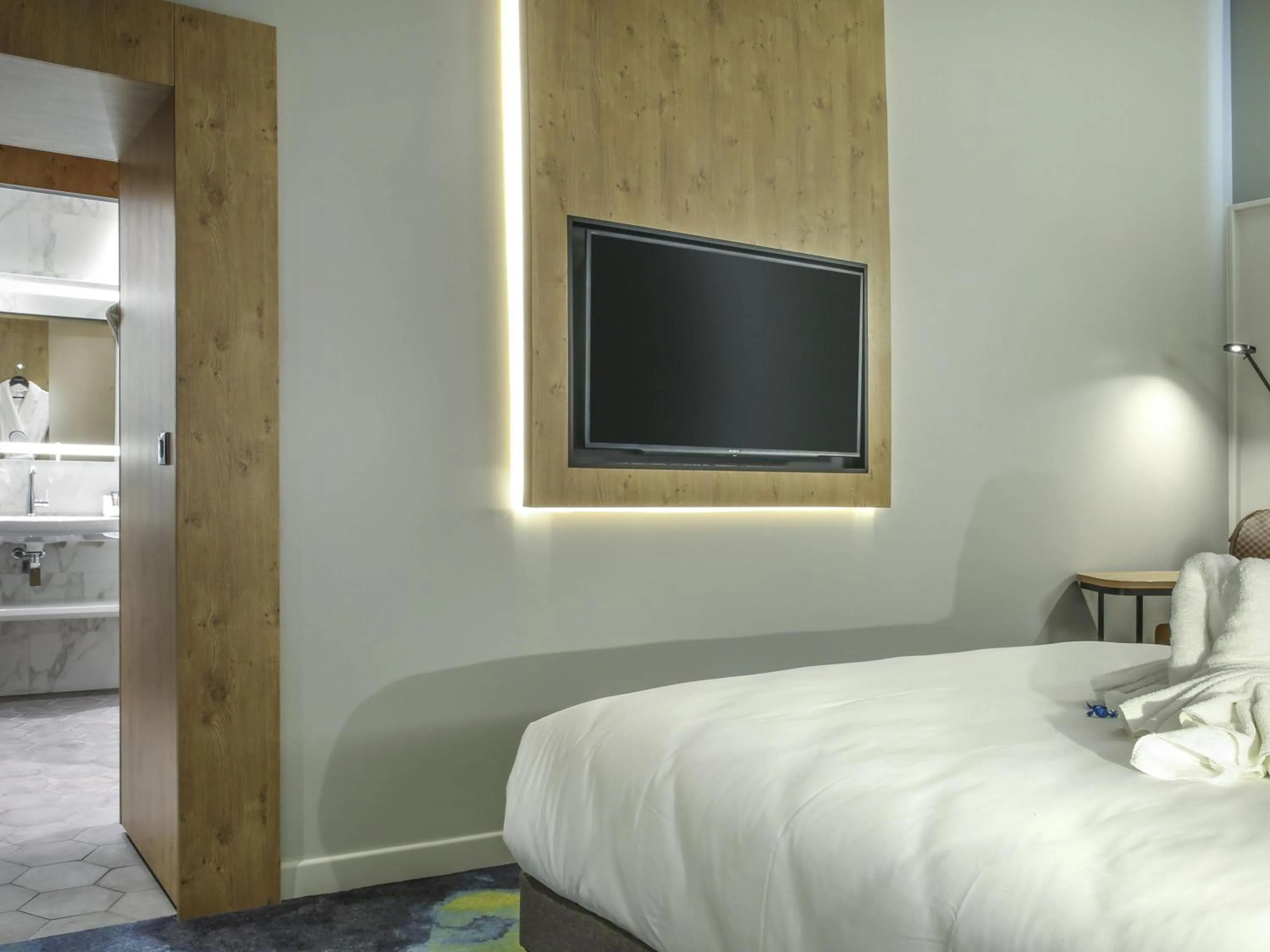 Bedroom, Bed in Novotel Saint Brieuc Centre Gare