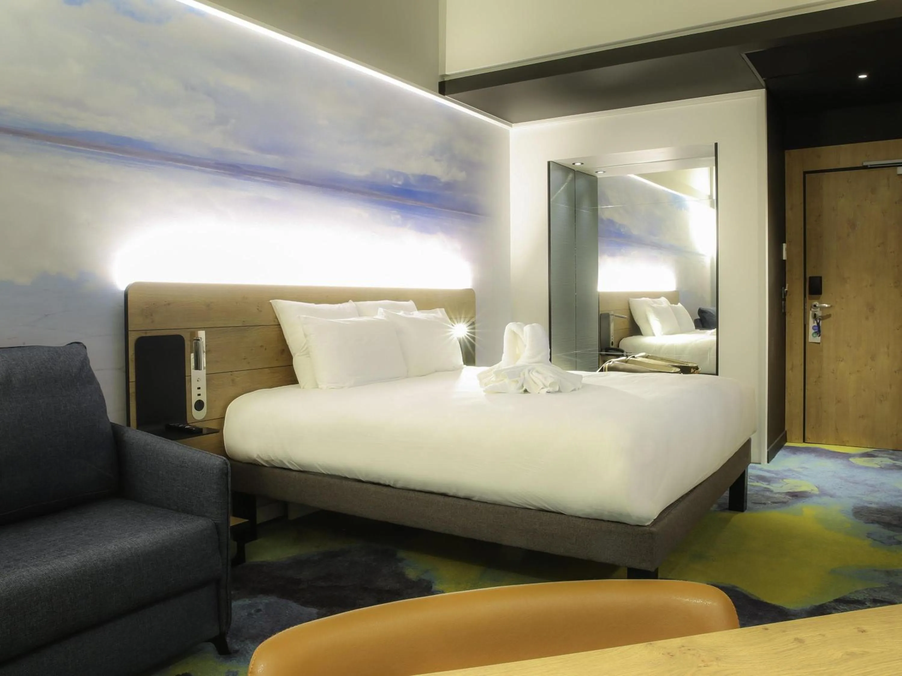 Bedroom, Bed in Novotel Saint Brieuc Centre Gare