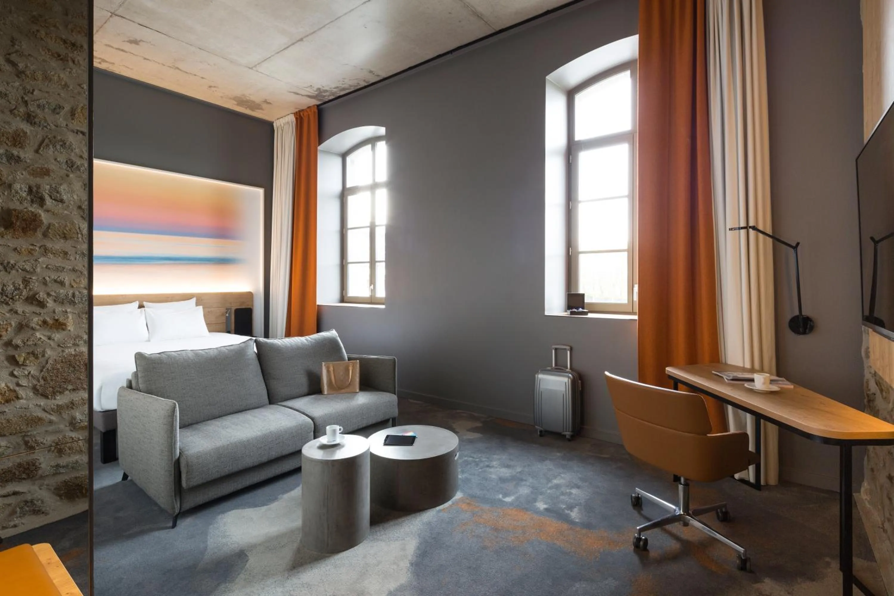 Seating area in Novotel Saint Brieuc Centre Gare