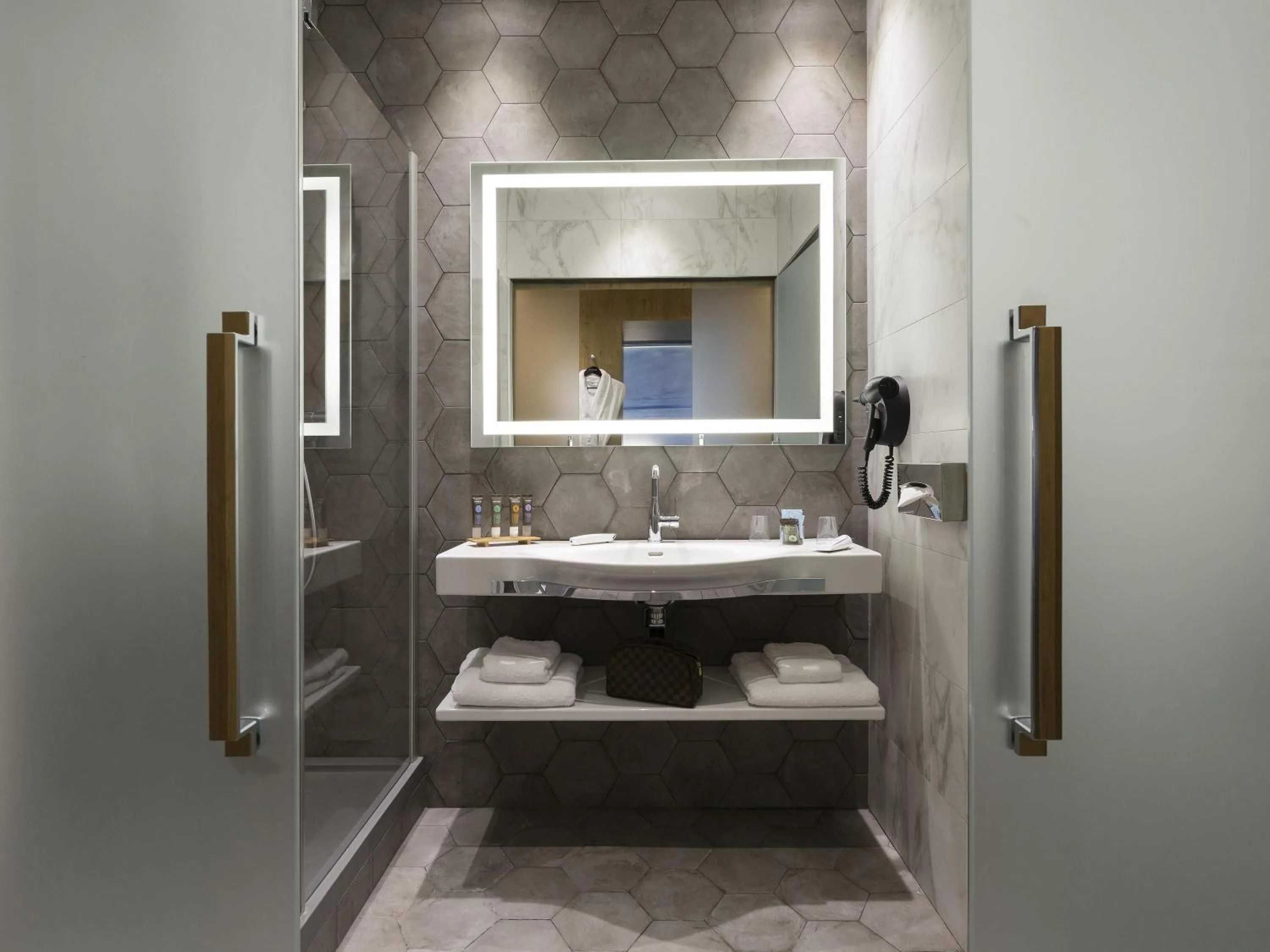 Bedroom in Novotel Saint Brieuc Centre Gare