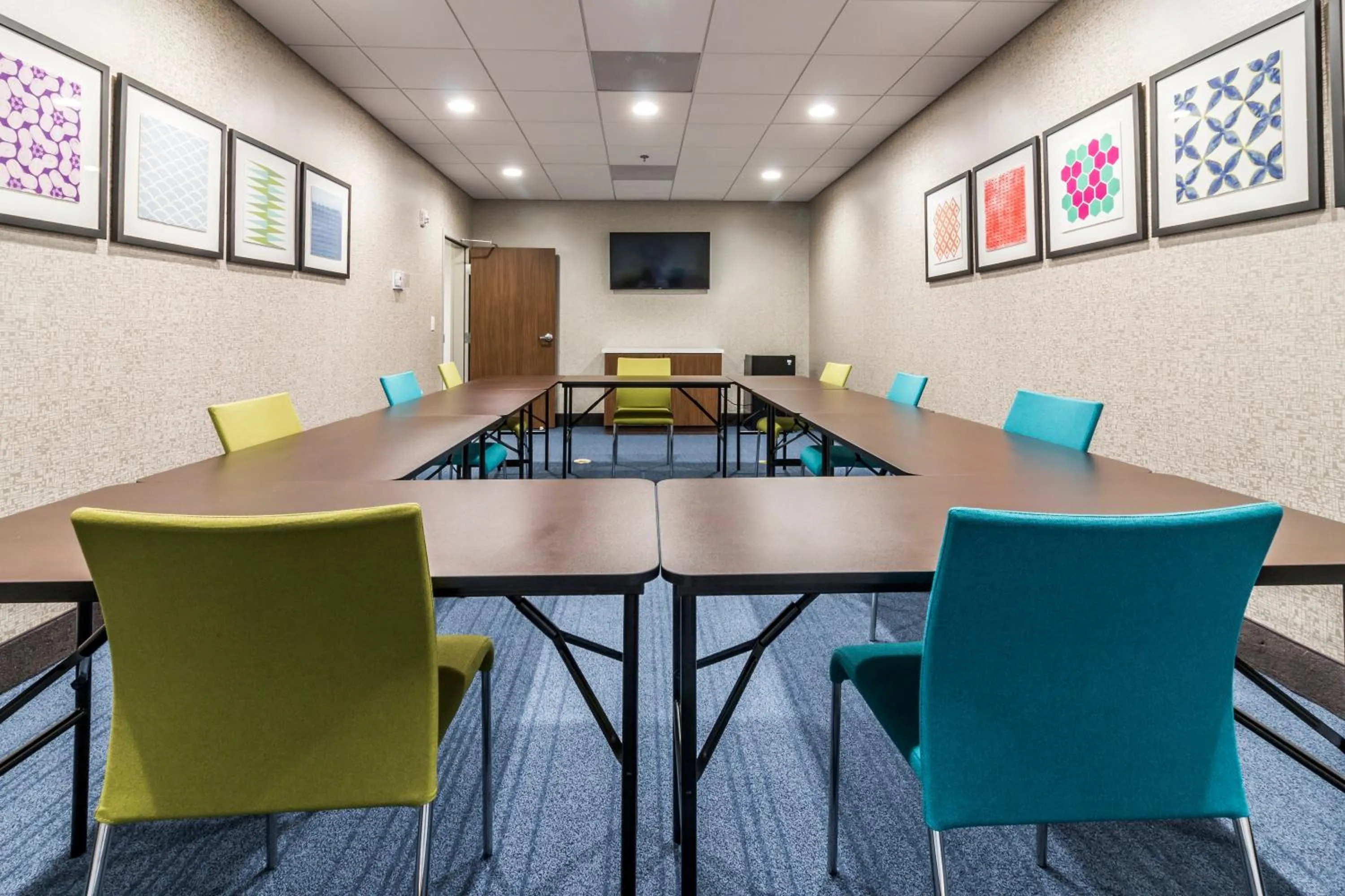 Meeting/conference room in Holiday Inn Express - Villa Rica by IHG