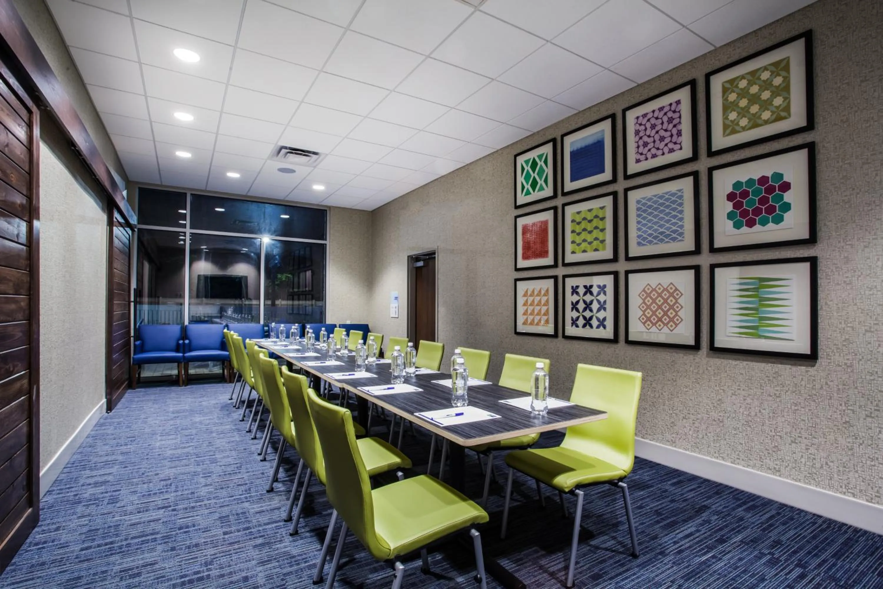 Meeting/conference room in Holiday Inn Express Queensbury-Lake George Area by IHG