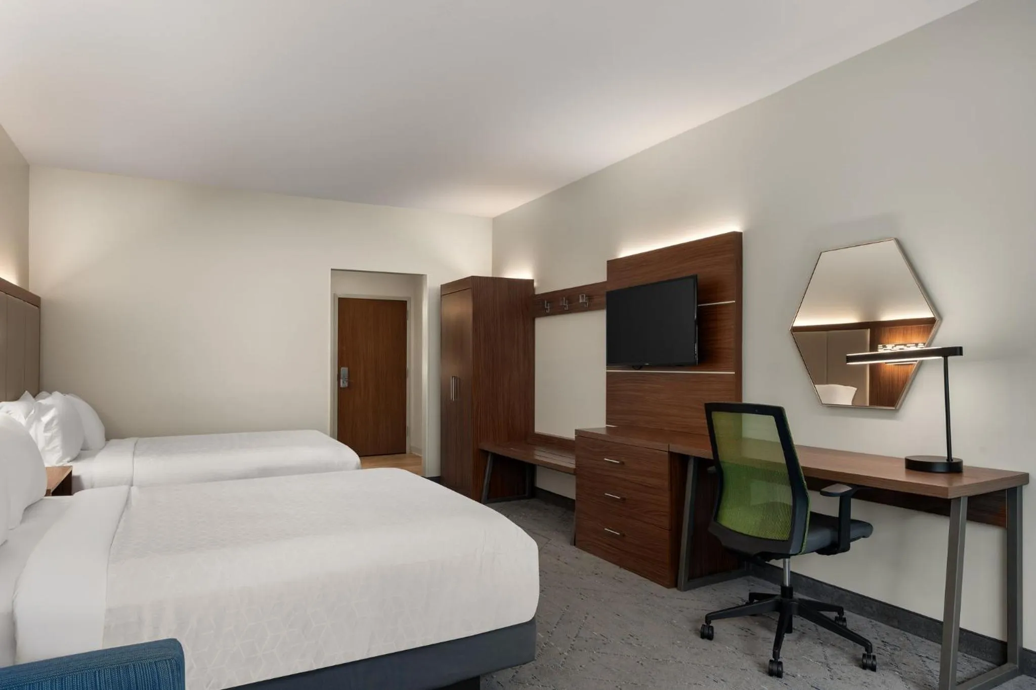Photo of the whole room, Bed in Holiday Inn Express Queensbury-Lake George Area by IHG