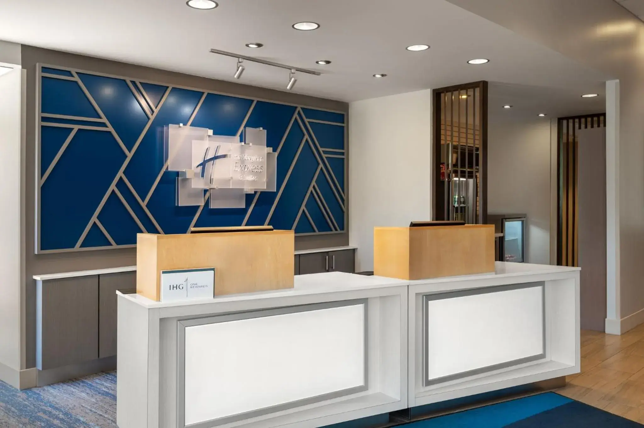 Property building in Holiday Inn Express Queensbury-Lake George Area by IHG Property building in Holiday Inn Express Queensbury-Lake George Area by IHG