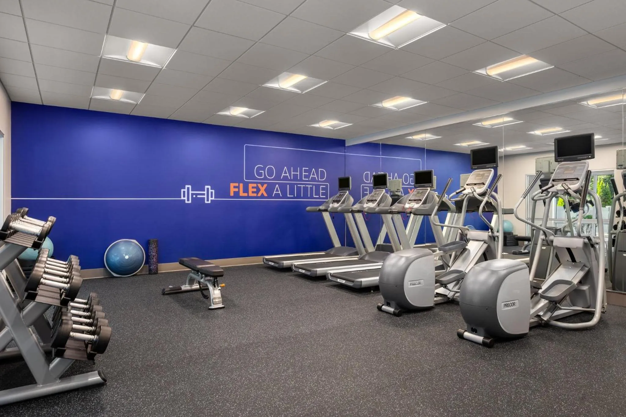Fitness centre/facilities in Holiday Inn Express Queensbury-Lake George Area by IHG