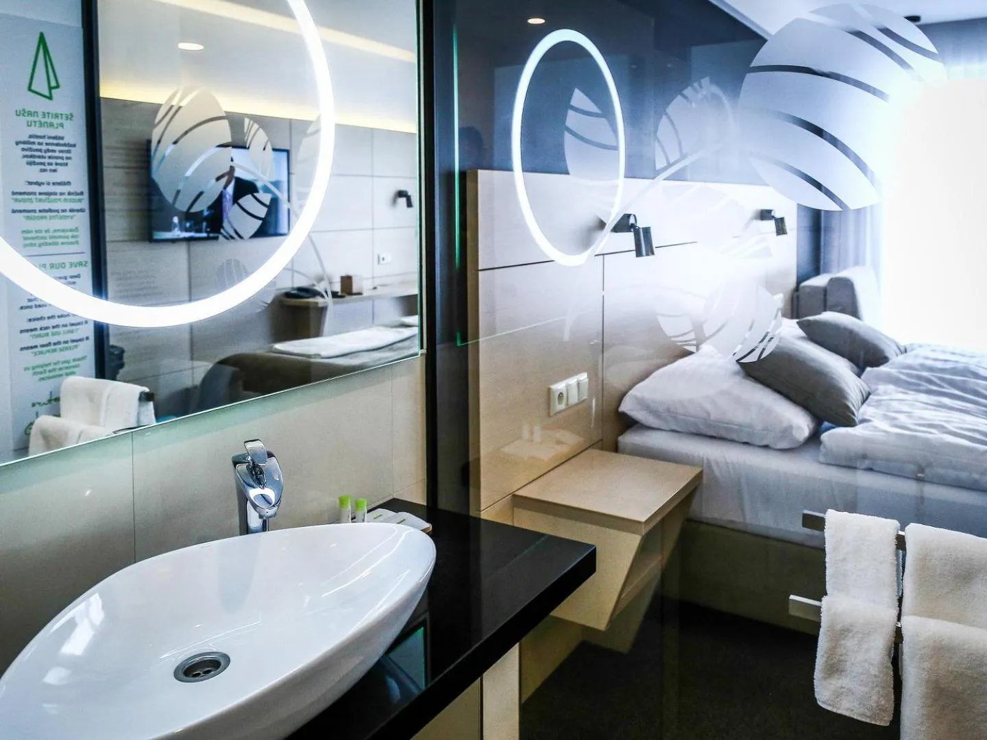 Bathroom, Bed in Hotel Thermal ŠÍRAVA