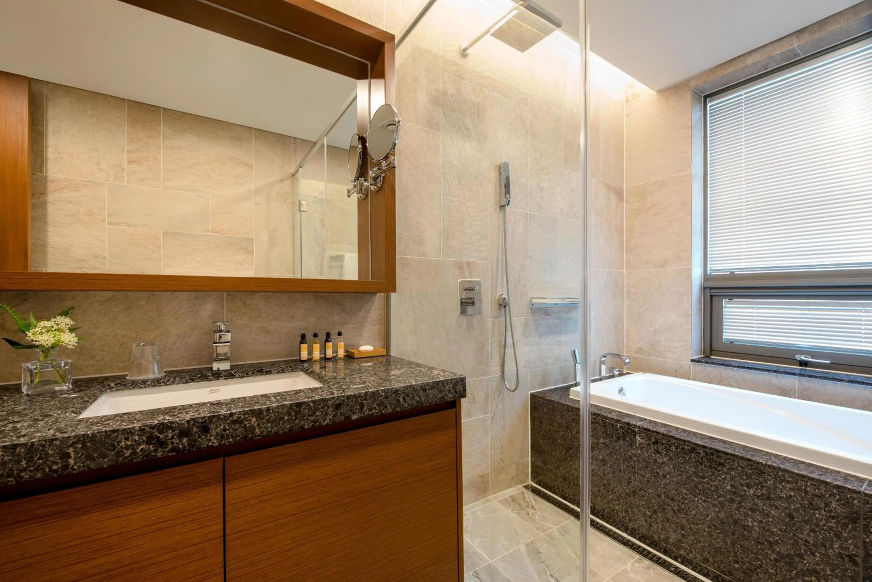 Toilet in Somerset Jeju Shinhwa World