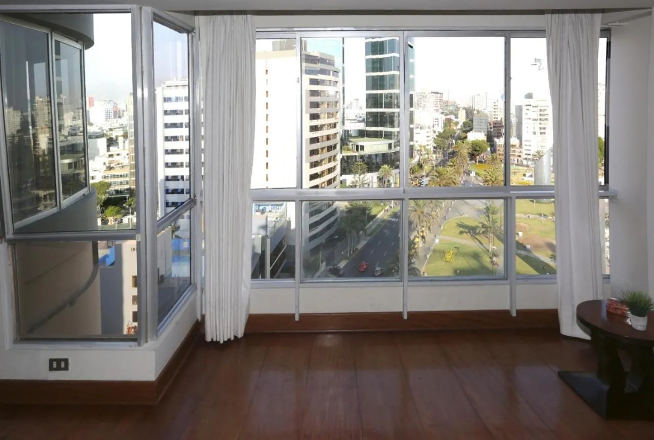 Oceanfront Miraflores Larcomar next to Marriott