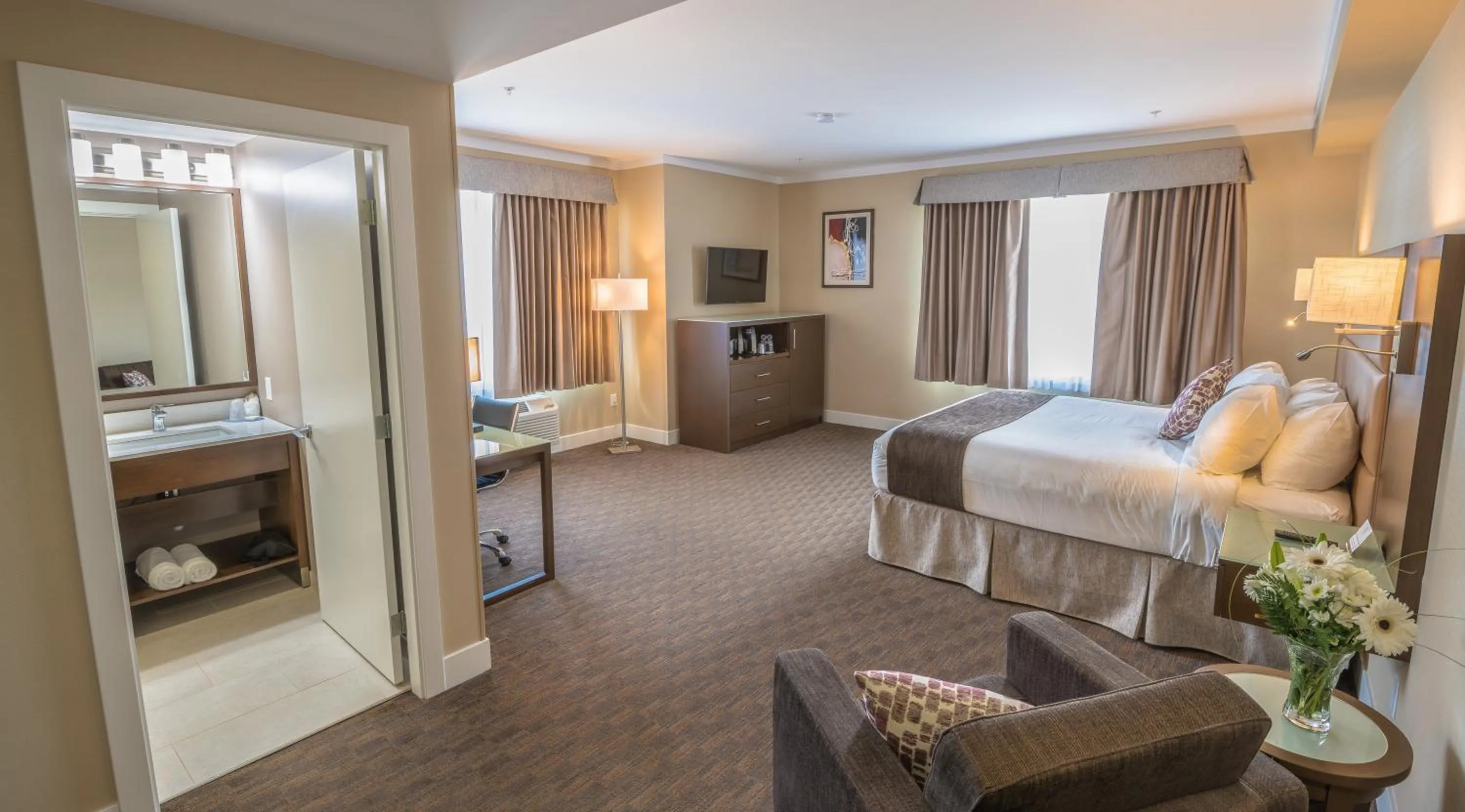 Photo of the whole room, Bed in MStar Hotel