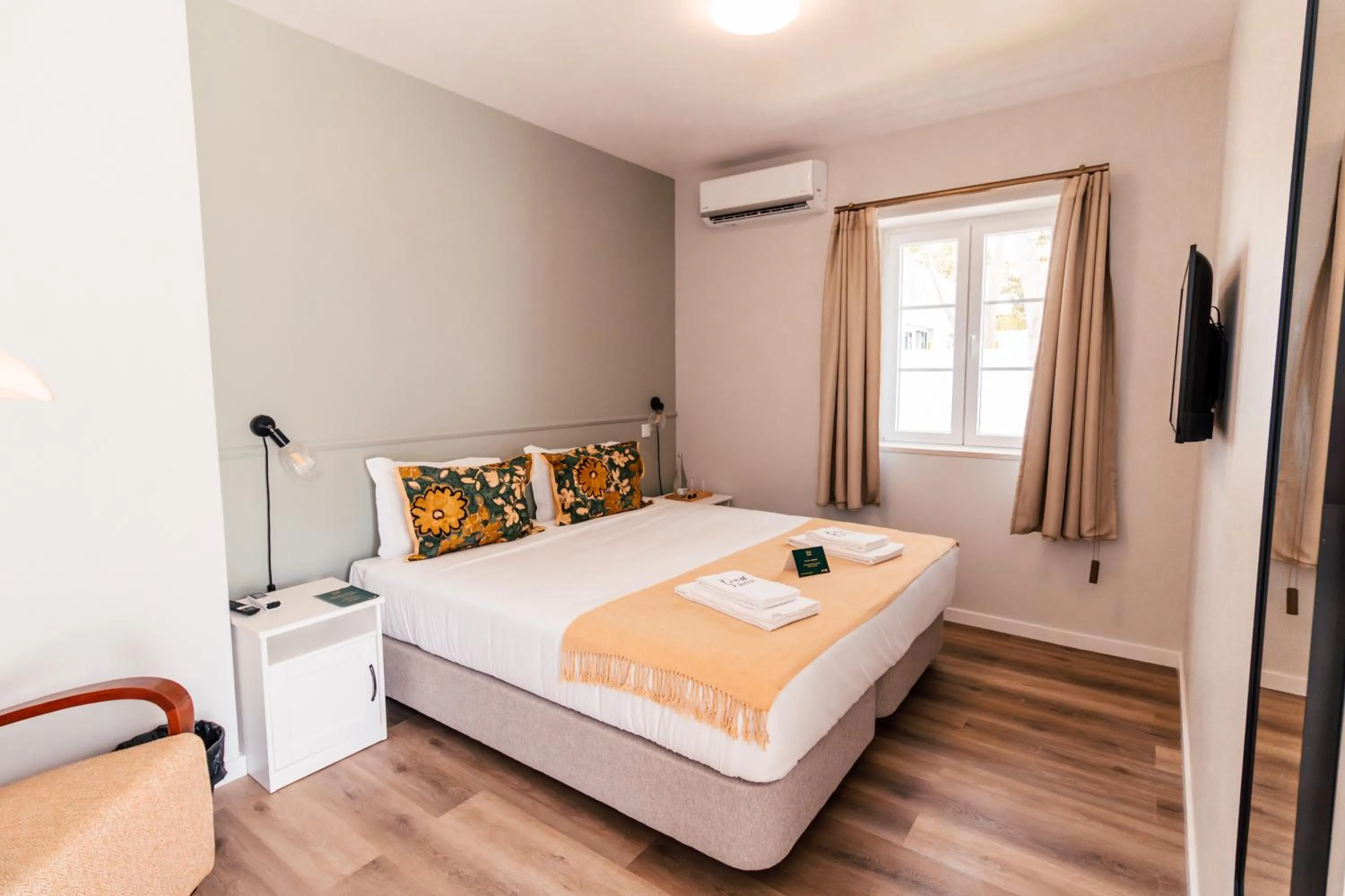 Double Room with Private Bathroom in Dear Faro - Guest House
