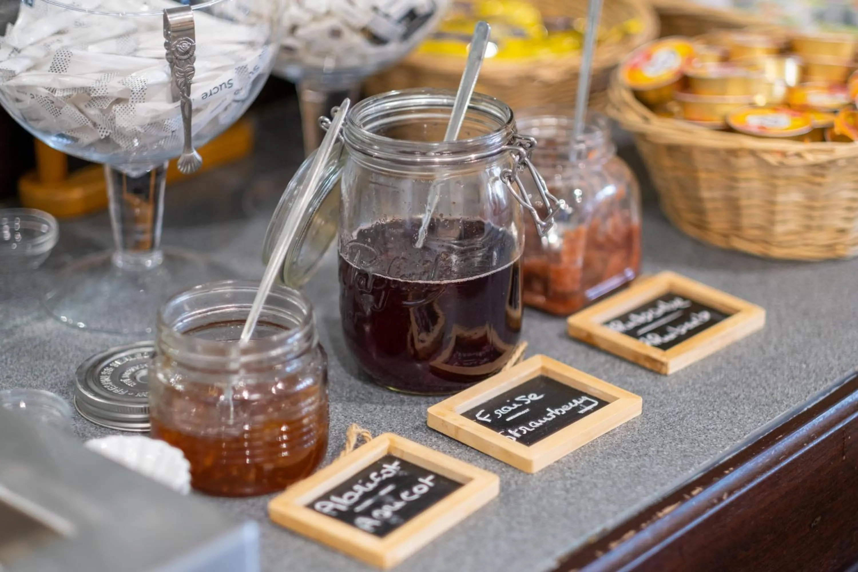 Breakfast in Logis - Hotel Restaurant La Sapinière