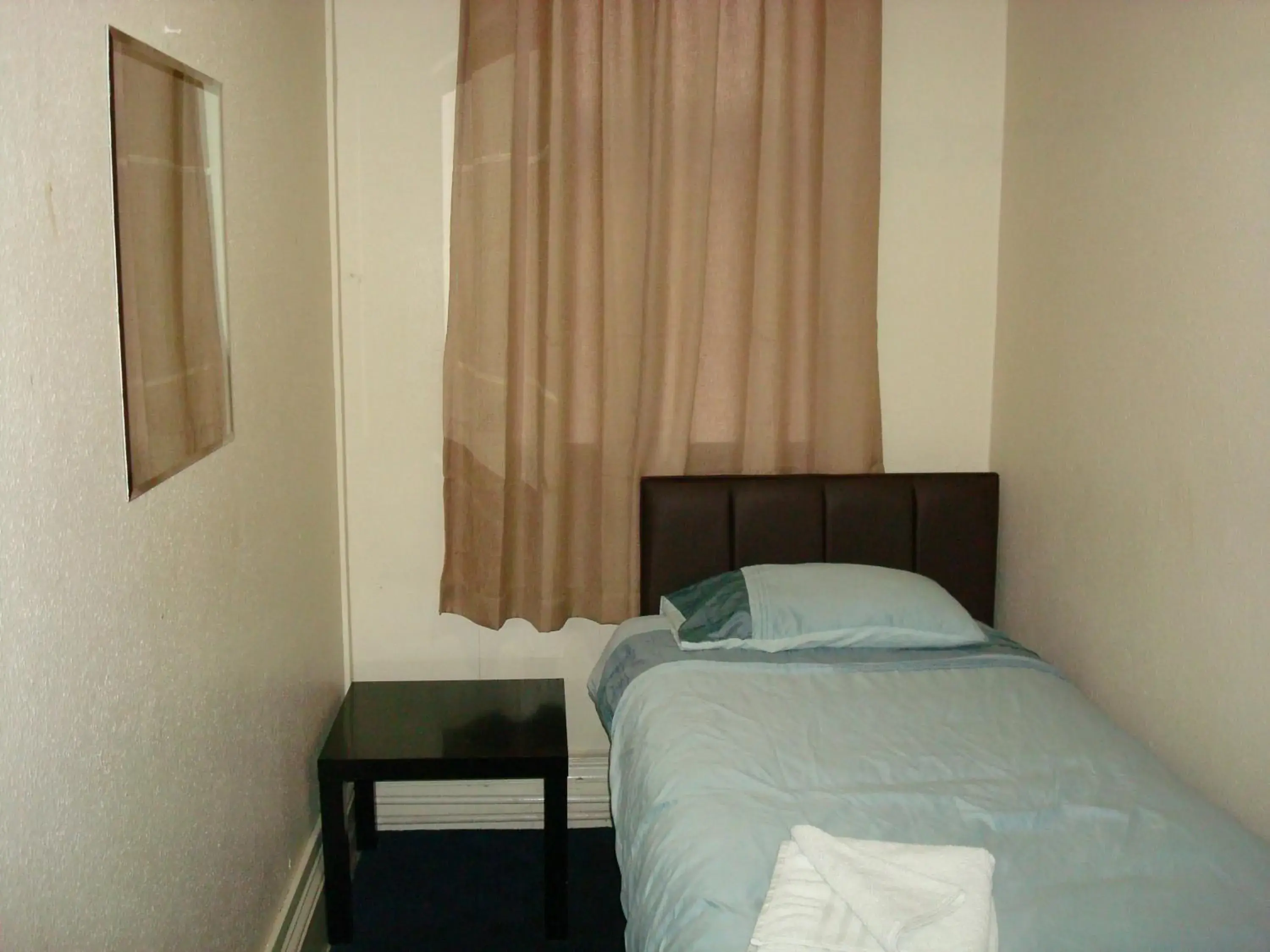 Bed in Forest Gate Hotel - Free Parking limited spaces Bed in Forest Gate Hotel - Free Parking limited spaces