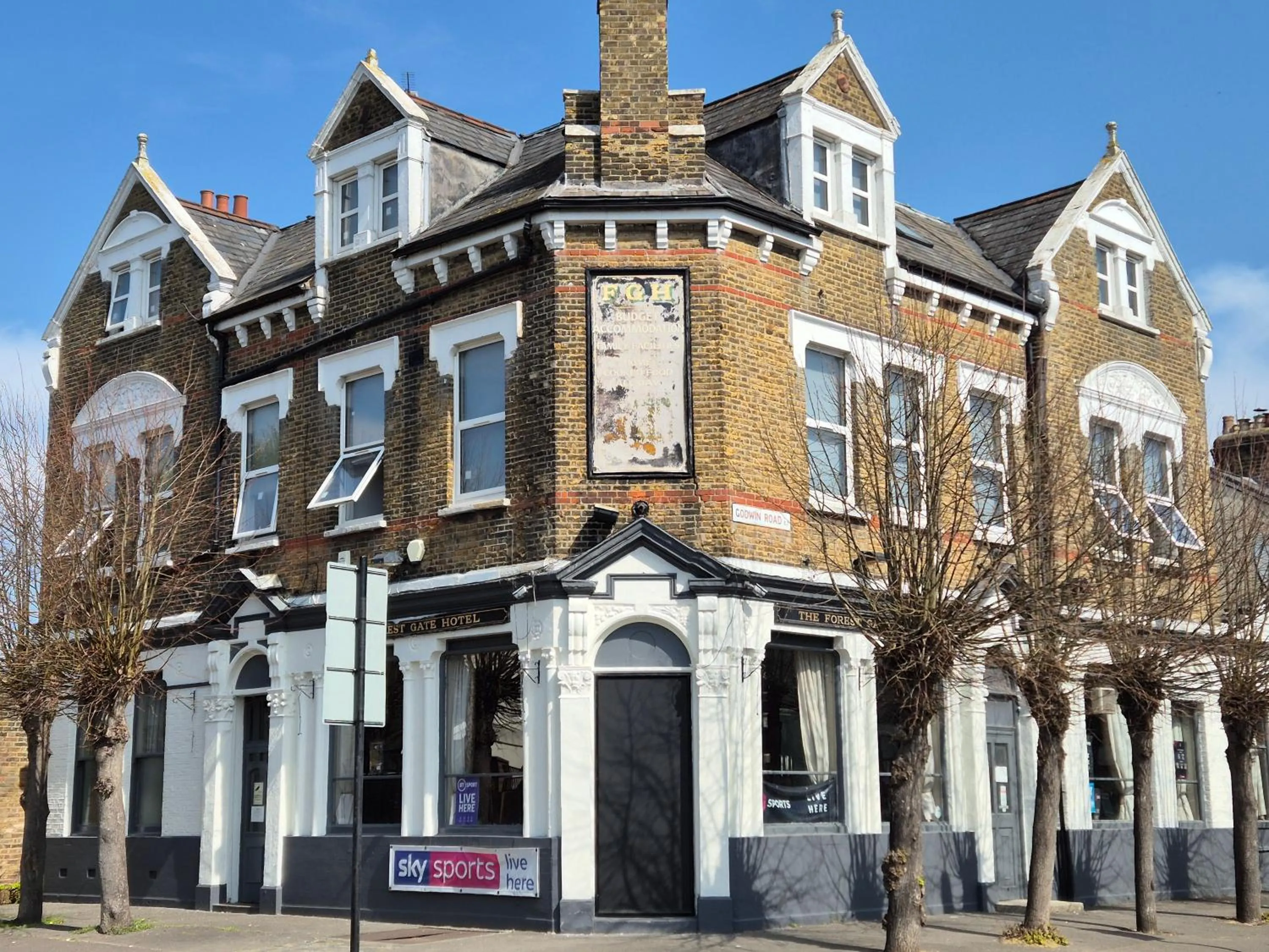 Forest Gate Hotel - Free Parking limited spaces