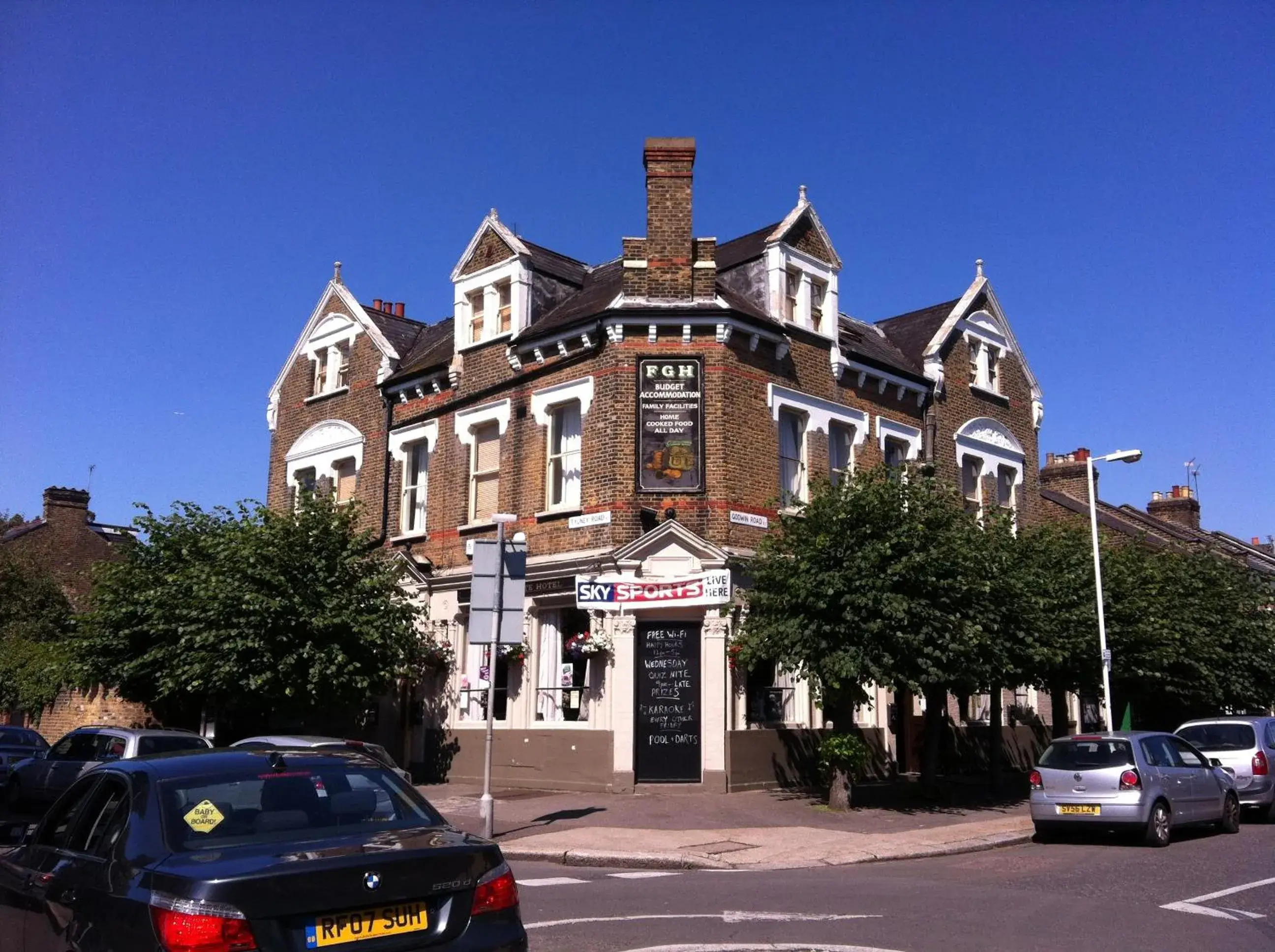 Property building in Forest Gate Hotel - Free Parking limited spaces Property building in Forest Gate Hotel - Free Parking limited spaces