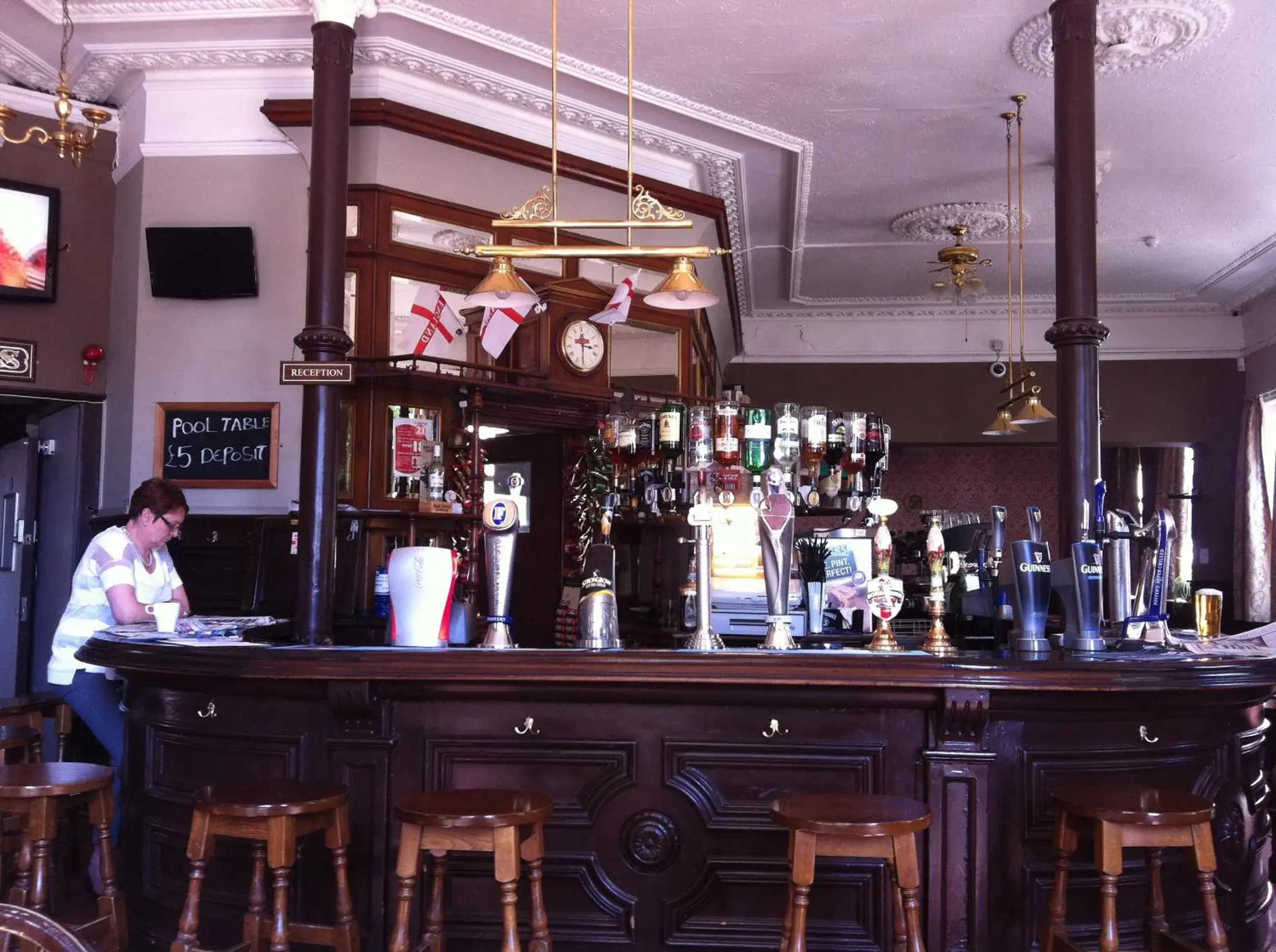 Lounge or bar in Forest Gate Hotel - Free Parking limited spaces Lounge or bar in Forest Gate Hotel - Free Parking limited spaces