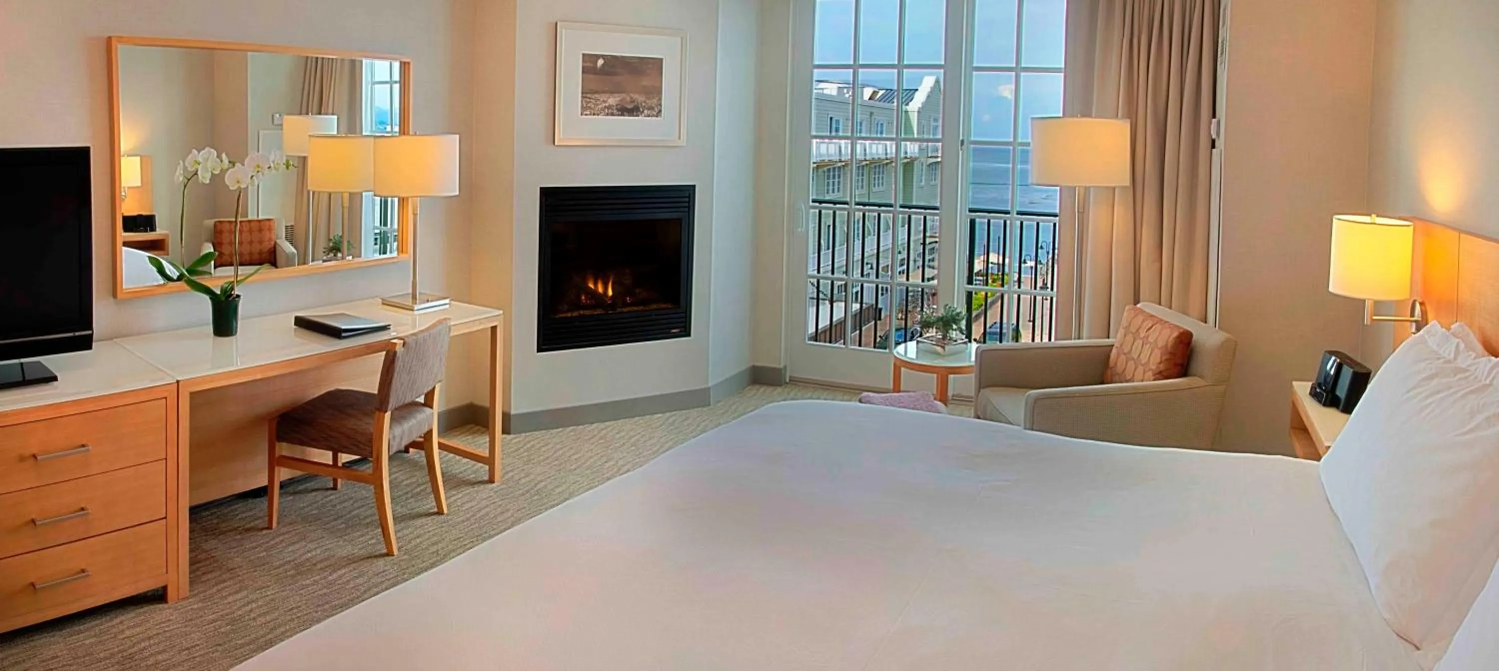 Photo of the whole room, Bed in InterContinental The Clement Monterey by IHG