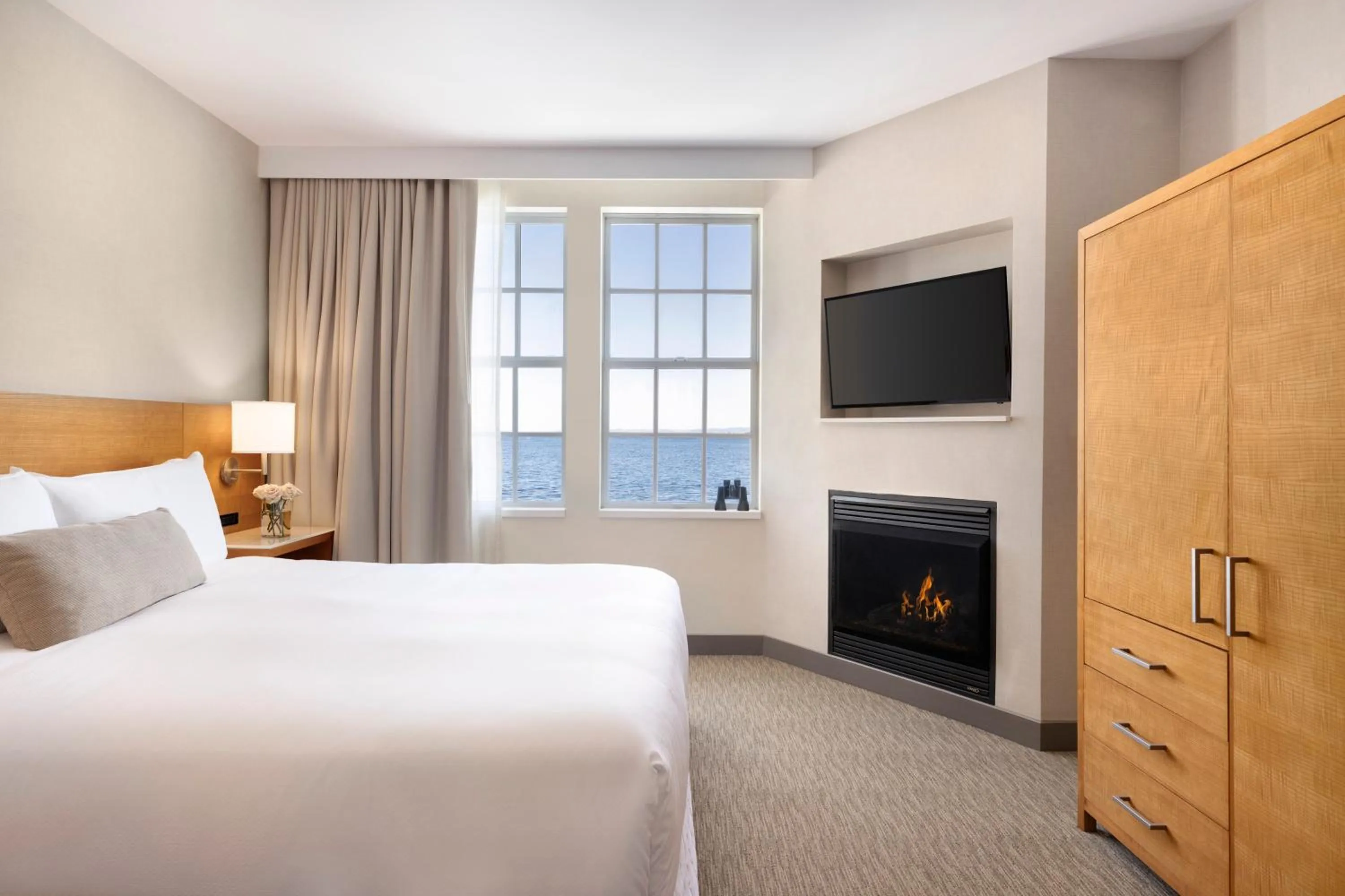 Photo of the whole room, Bed in InterContinental The Clement Monterey by IHG