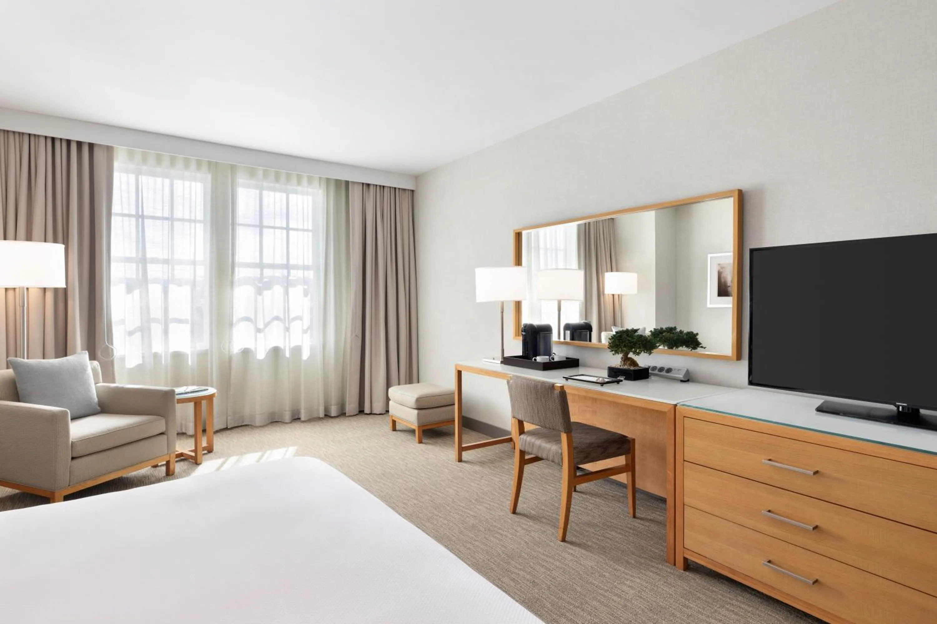 Photo of the whole room, Bed in InterContinental The Clement Monterey by IHG