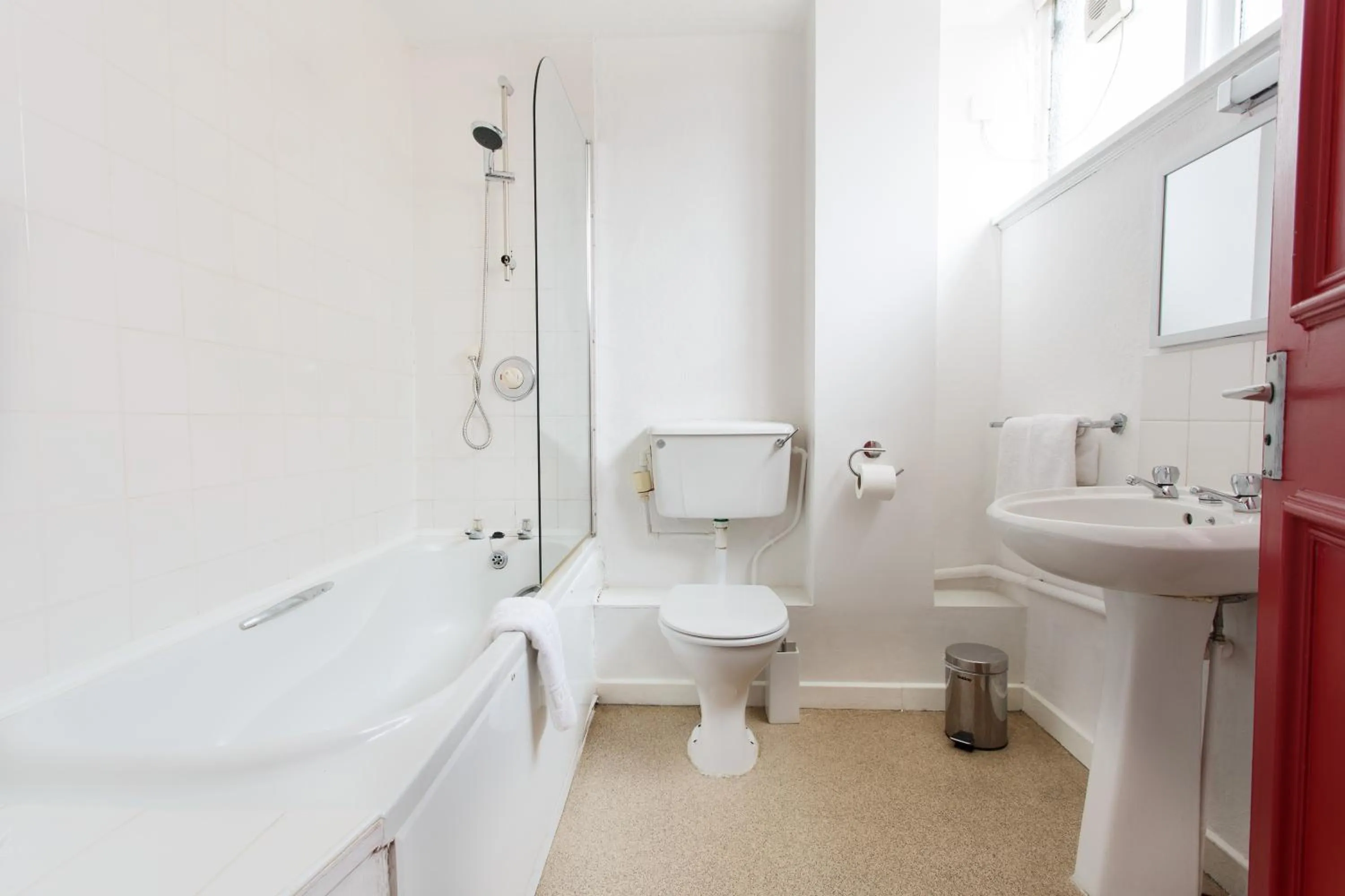 Bathroom in The Saddle Inn