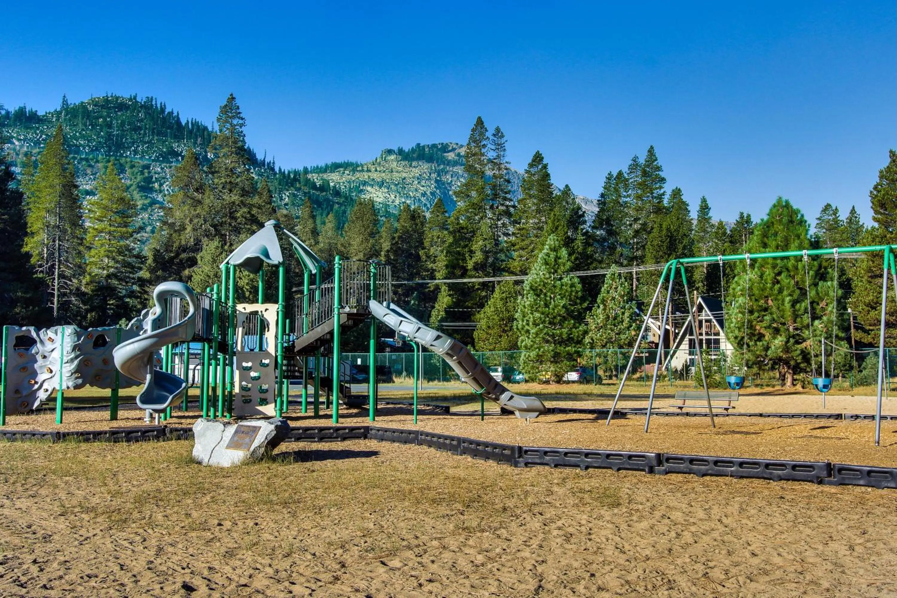 Donner Lakefront Retreat