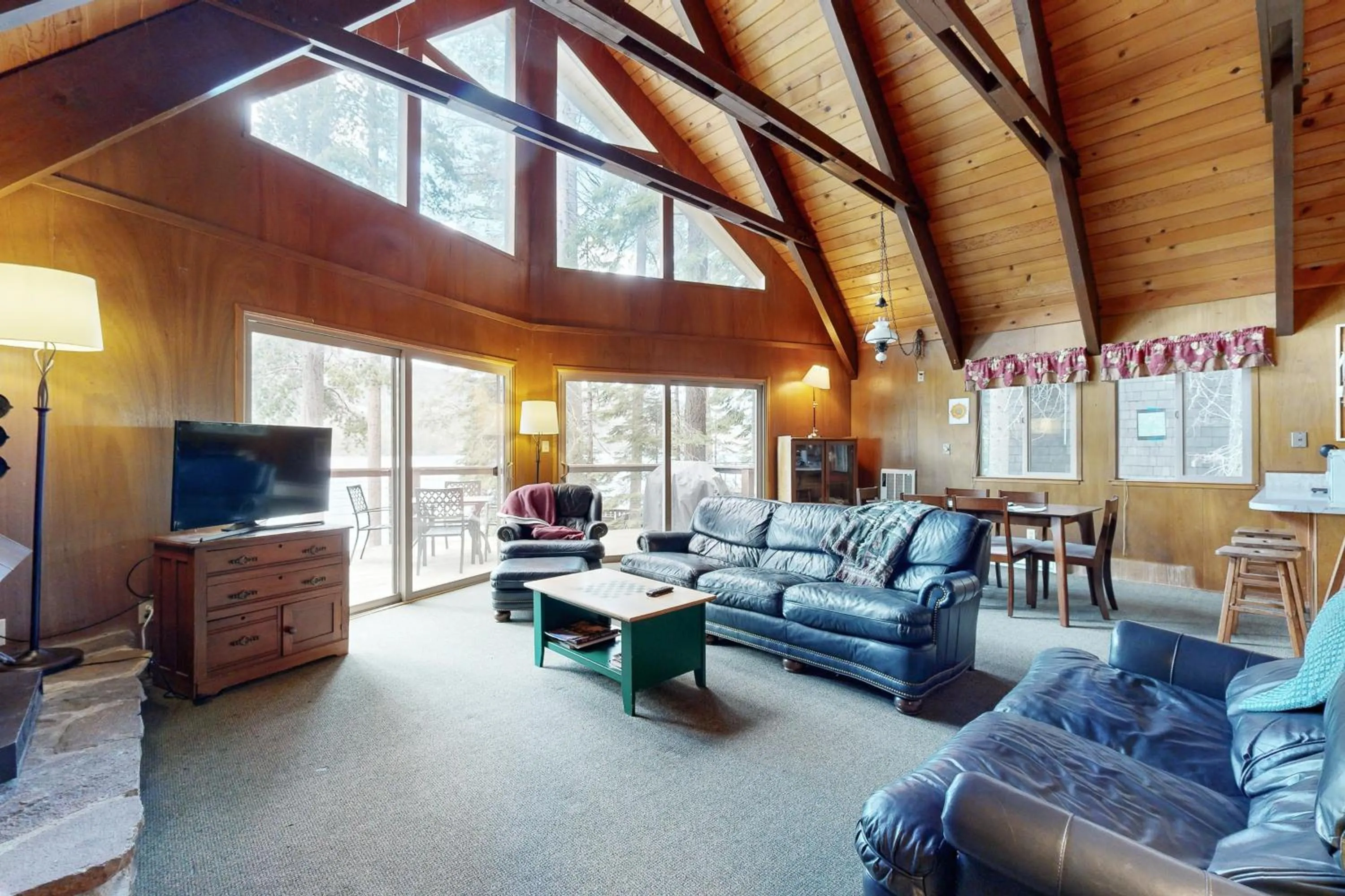 Donner Lakefront Retreat