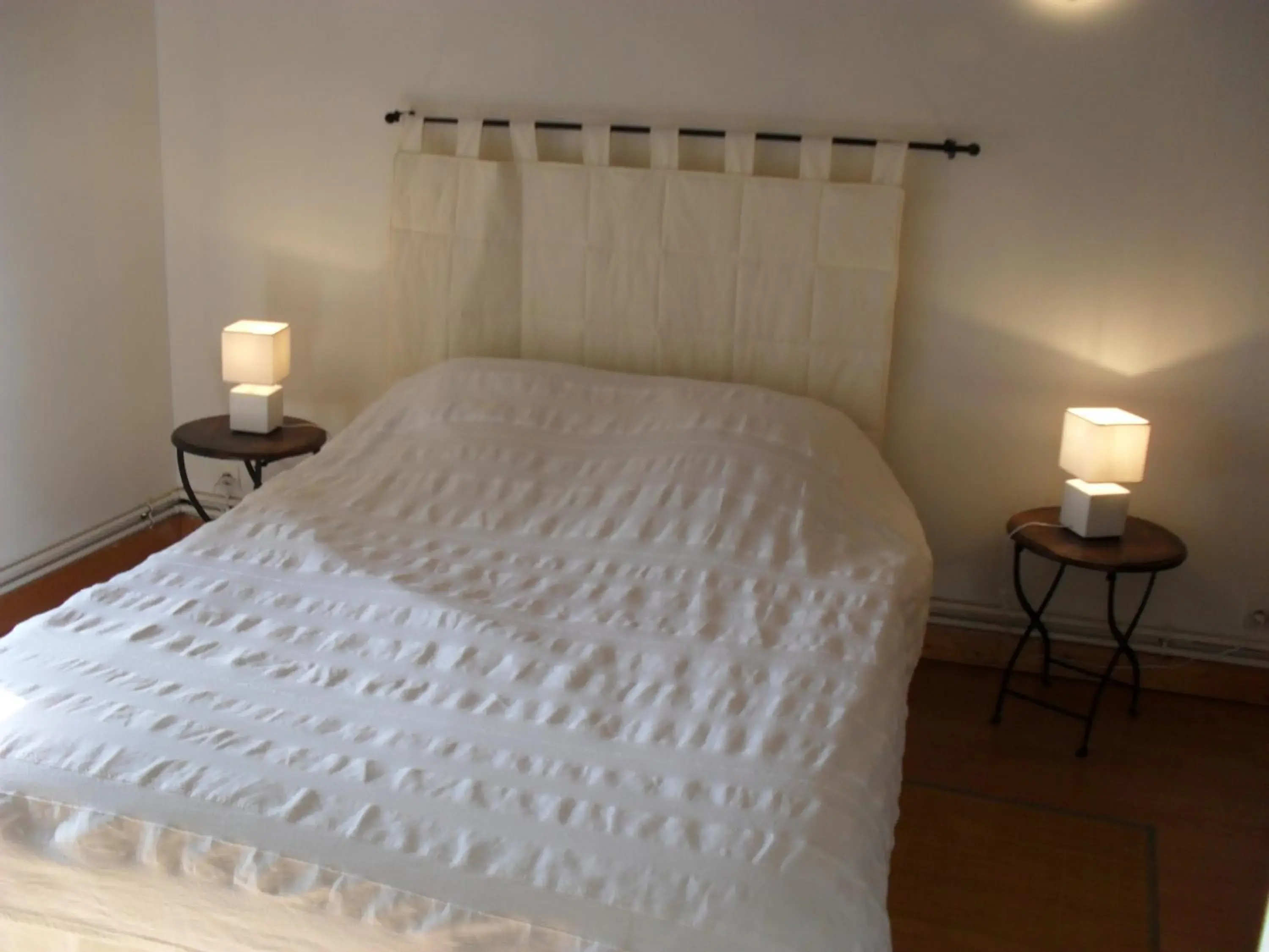 Double Room with Private External Bathroom - single occupancy in Chambres d'hôtes Au Hameau Double Room with Private External Bathroom - single occupancy in Chambres d'hôtes Au Hameau