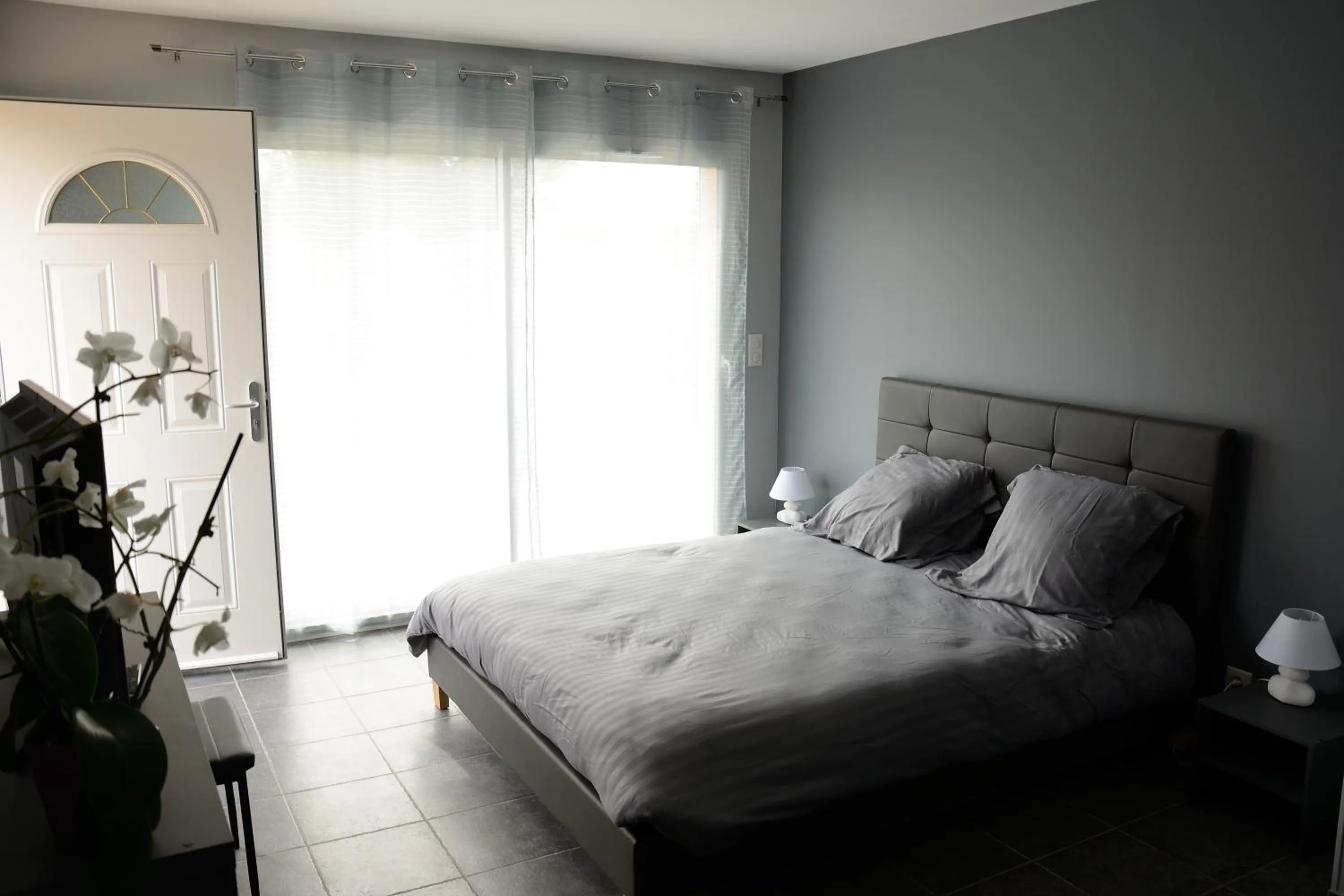 Bed in Chambres d'hôtes, B&B climatisées LA BORRELLIENNE