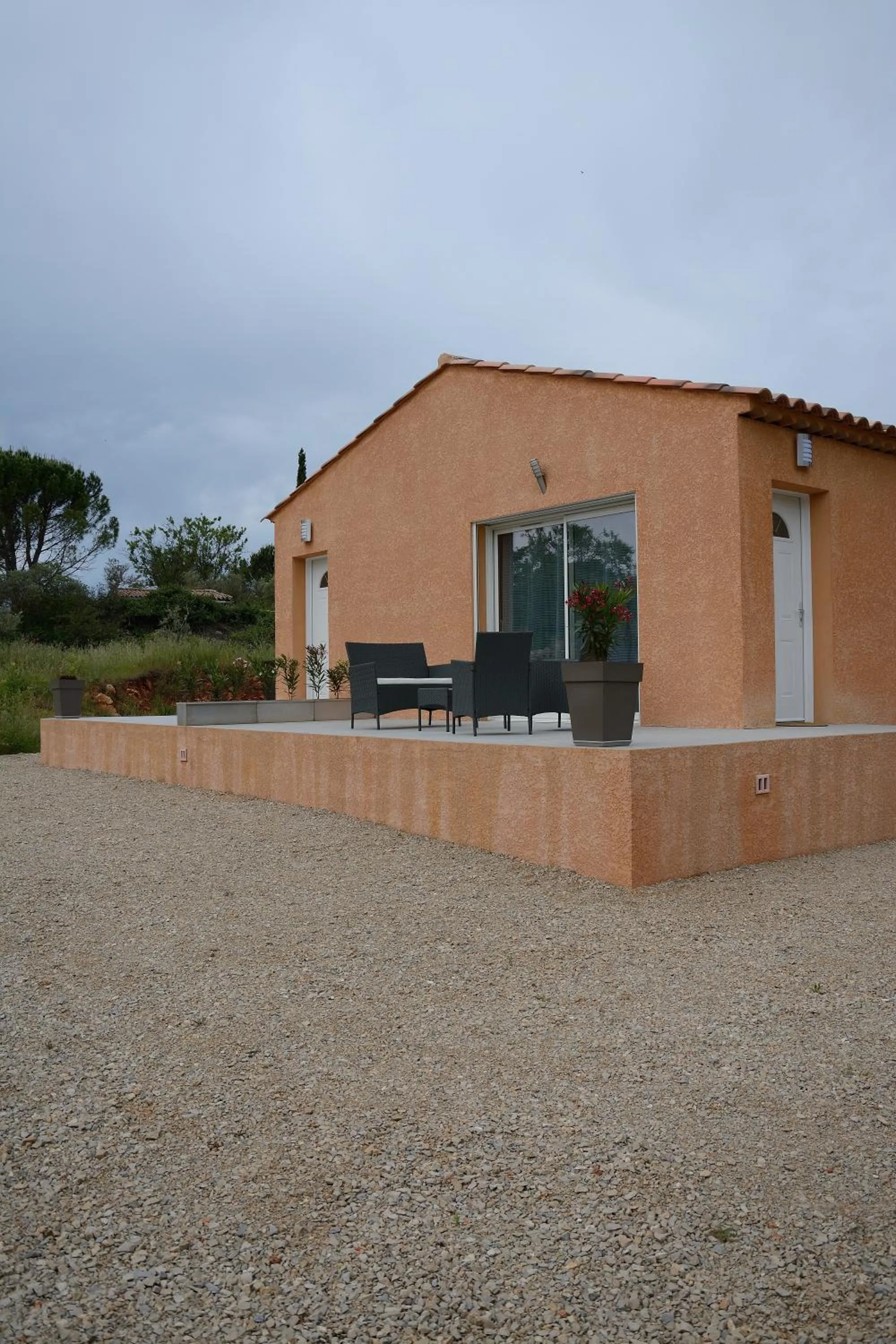 Garden view in Chambres d'hôtes, B&B climatisées LA BORRELLIENNE