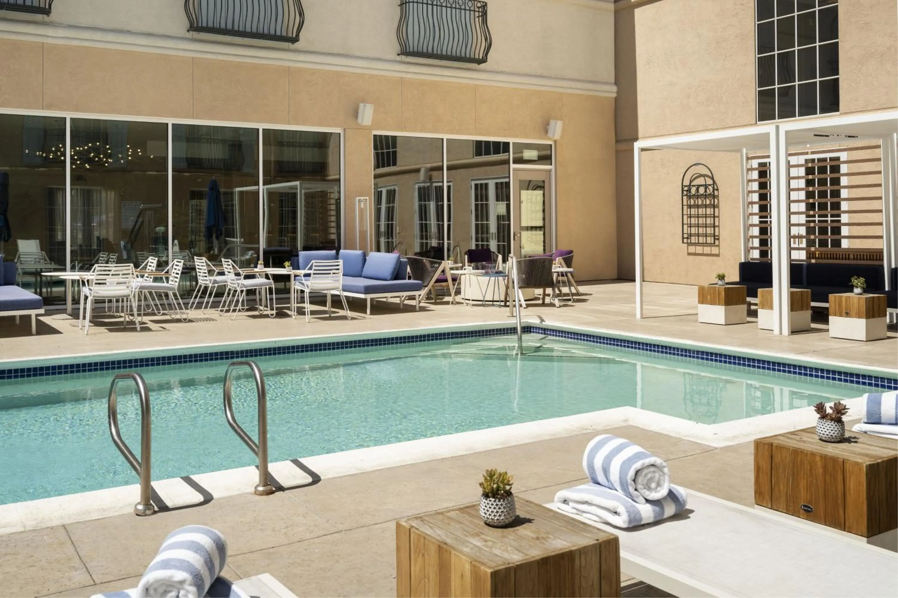 Swimming pool in The Westin Palo Alto