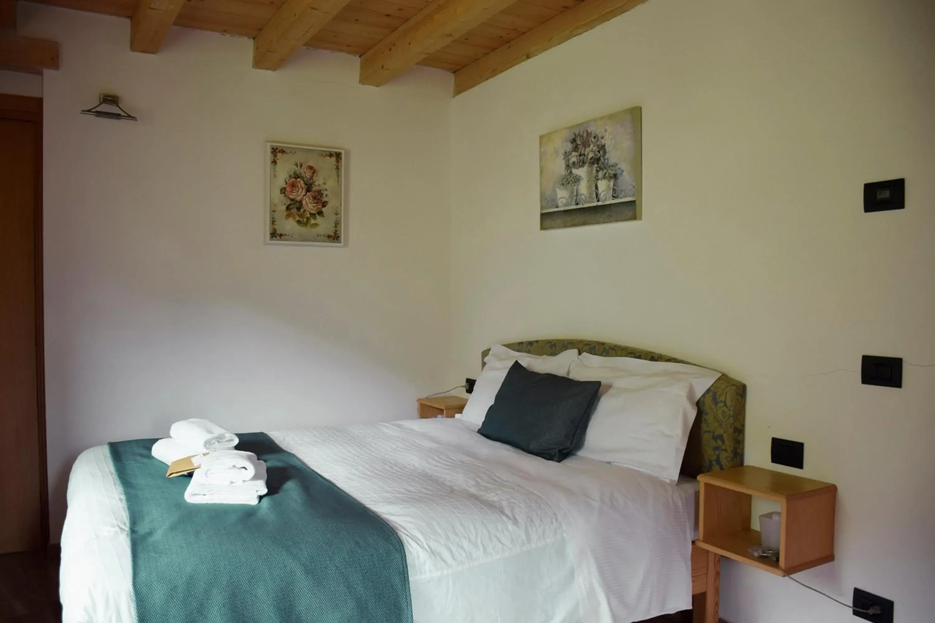 Deluxe Double Room with Balcony - single occupancy in La Tana del Tasso Rooms&Breakfast Deluxe Double Room with Balcony - single occupancy in La Tana del Tasso Rooms&Breakfast
