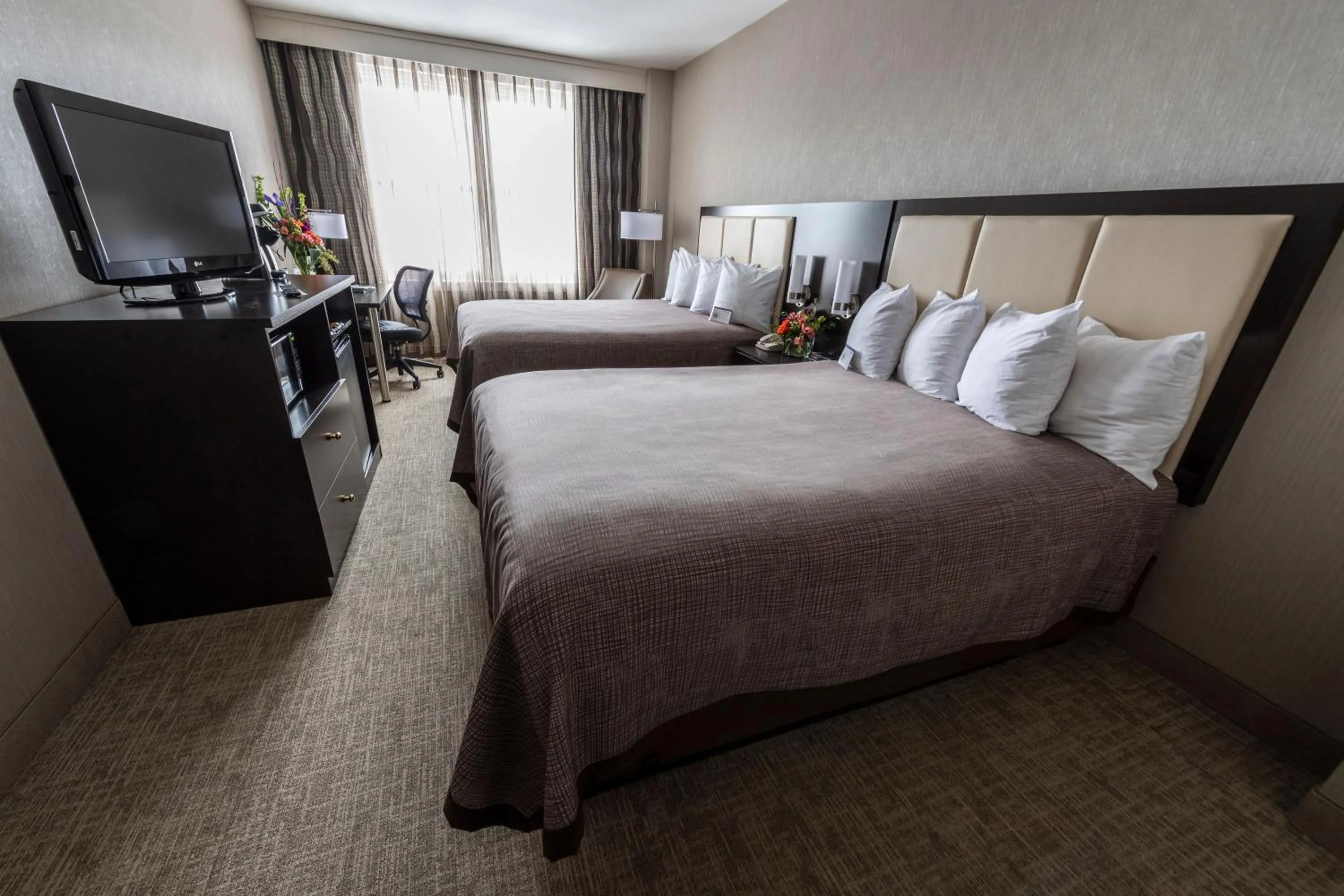 Bed in Park Place Hotel & Conference Center