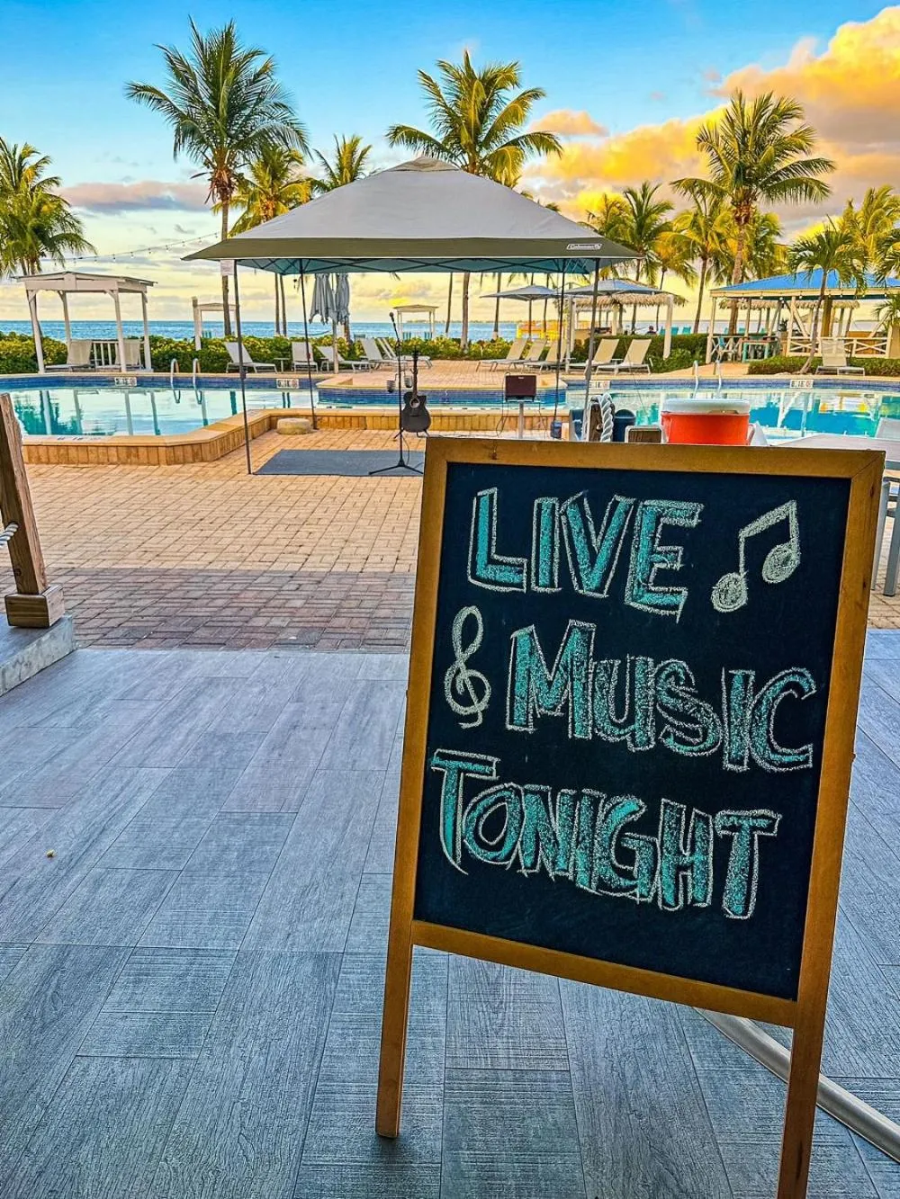 Evening entertainment in The Grand Caymanian Resort