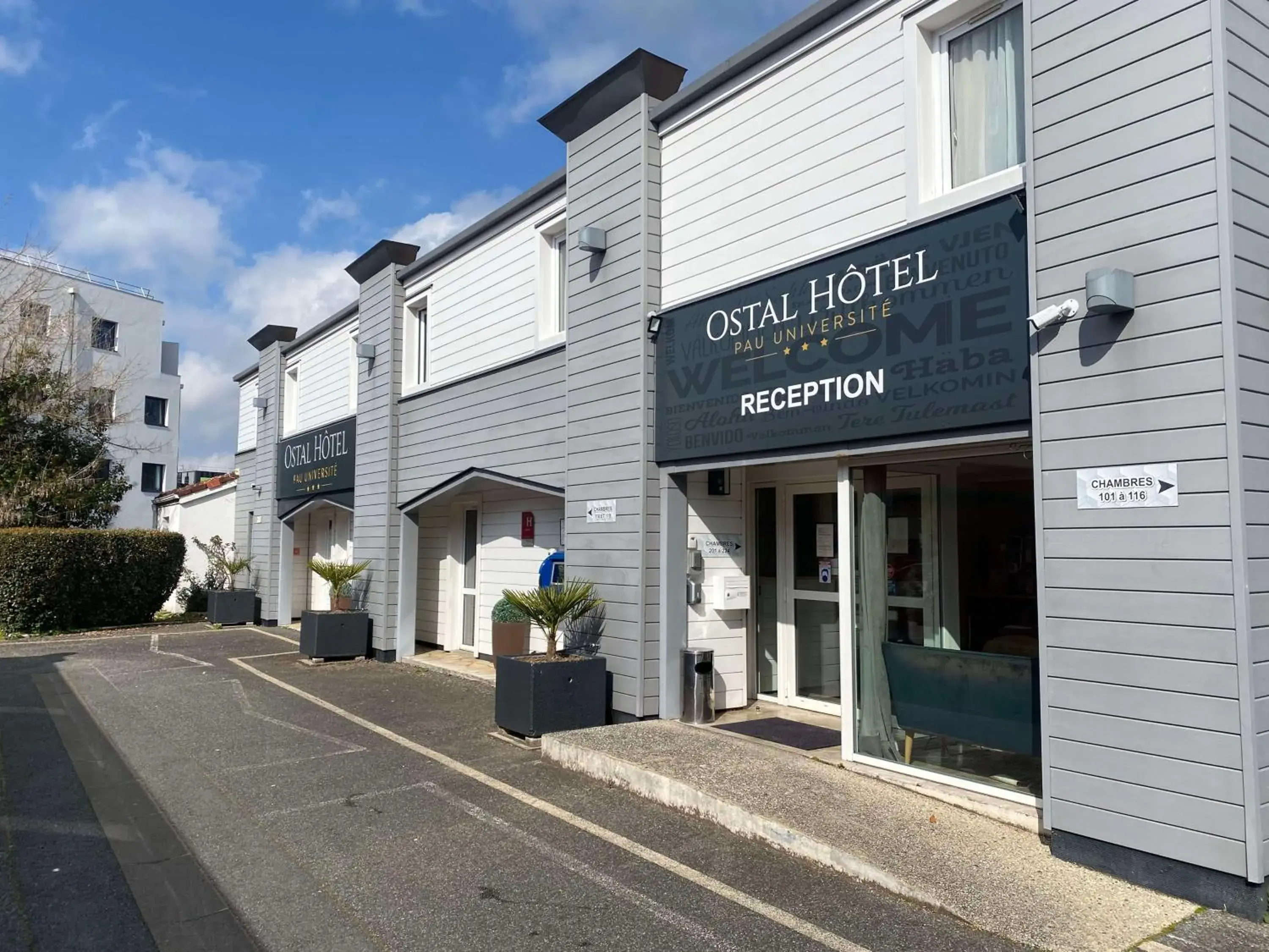 Property building in Ostal Pau Universite - Sure Hotel Collection by Best Western Property building in Ostal Pau Universite - Sure Hotel Collection by Best Western