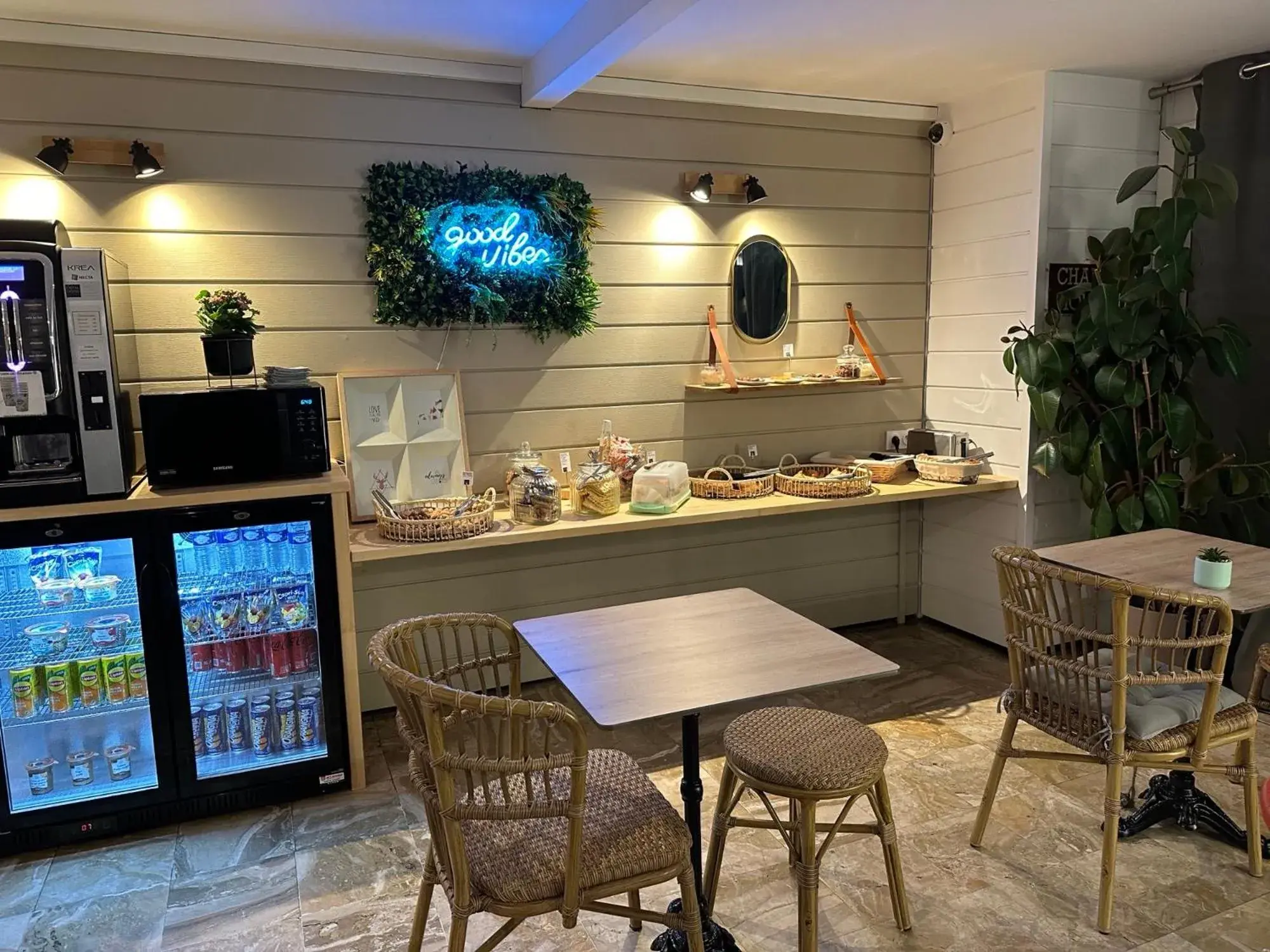 Breakfast in Ostal Pau Universite - Sure Hotel Collection by Best Western Breakfast in Ostal Pau Universite - Sure Hotel Collection by Best Western